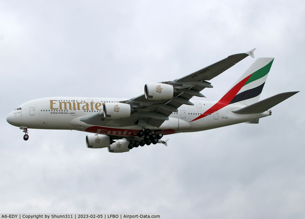 A6-EDY, 2012 Airbus A380-861 C/N 106, Landing rwy 32L