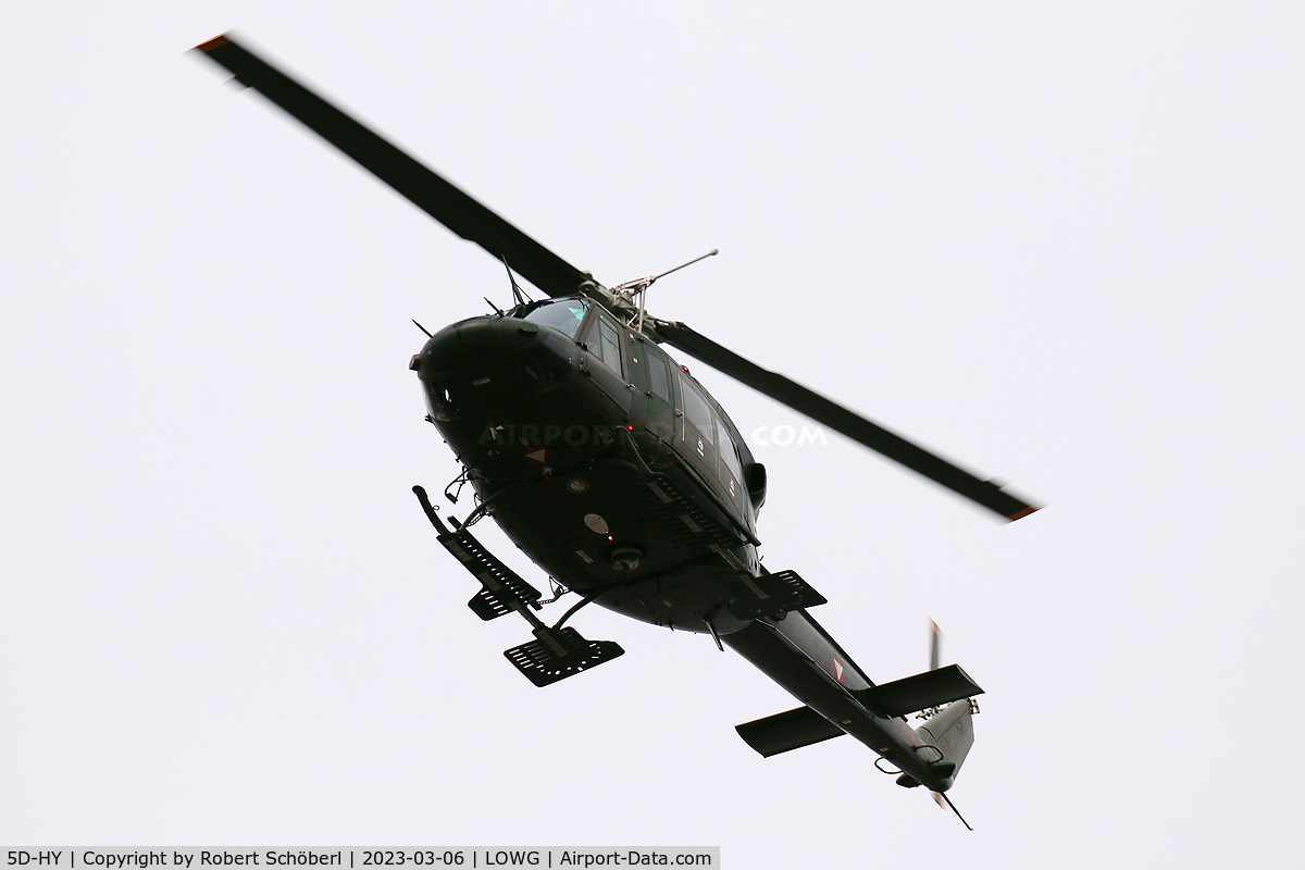 5D-HY, 1981 Bell 212 C/N 32126, 5D-HY @ LOWG 2023