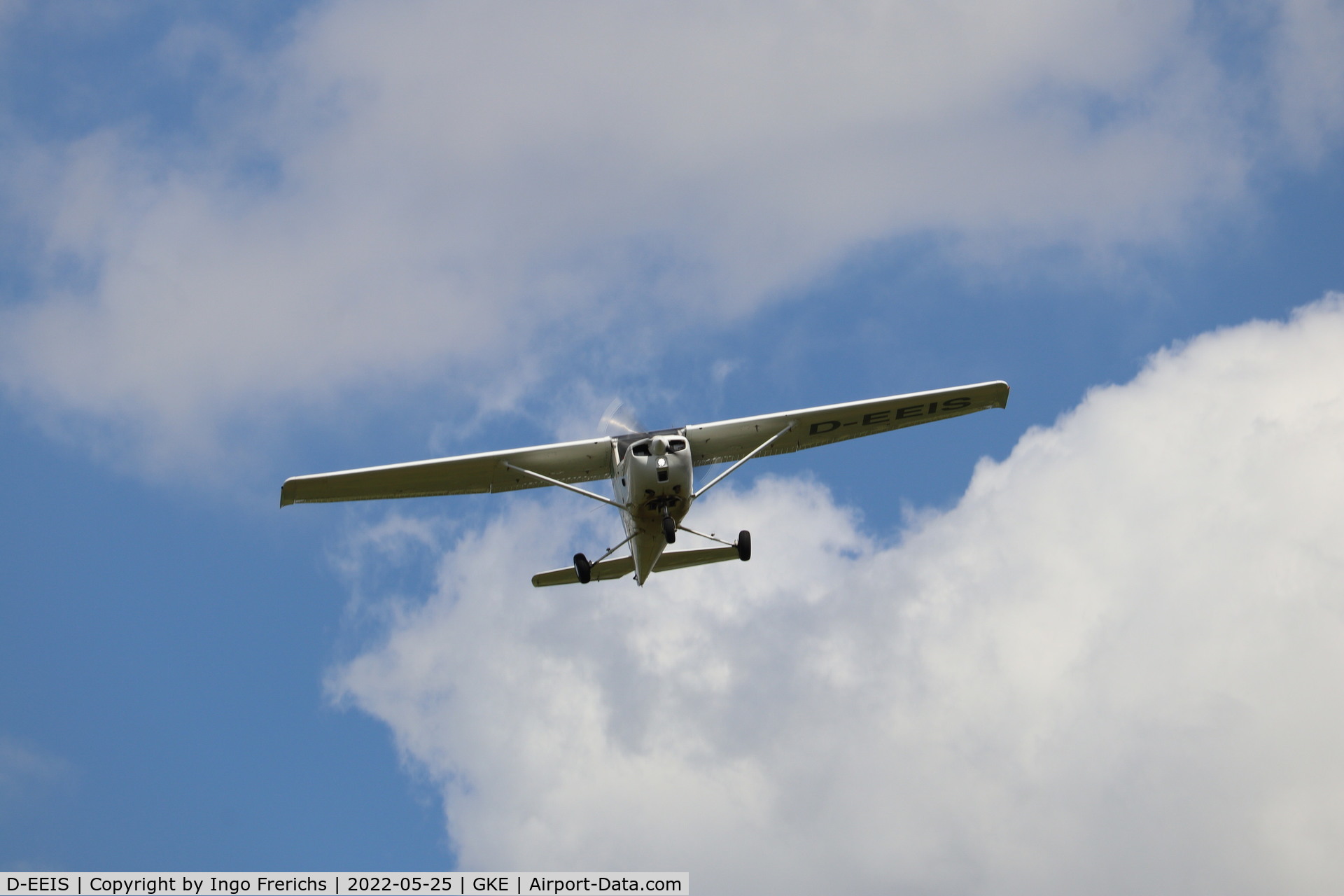 D-EEIS, Cessna 150L C/N 150-75235, Approaching Geilenkirchen Air Base in Germany during flight training.