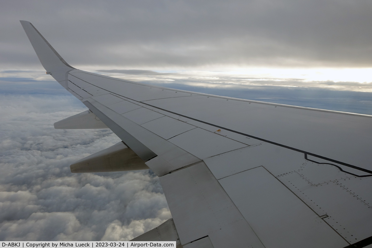 D-ABKJ, 2010 Boeing 737-86J C/N 37749, CGN-ZRH