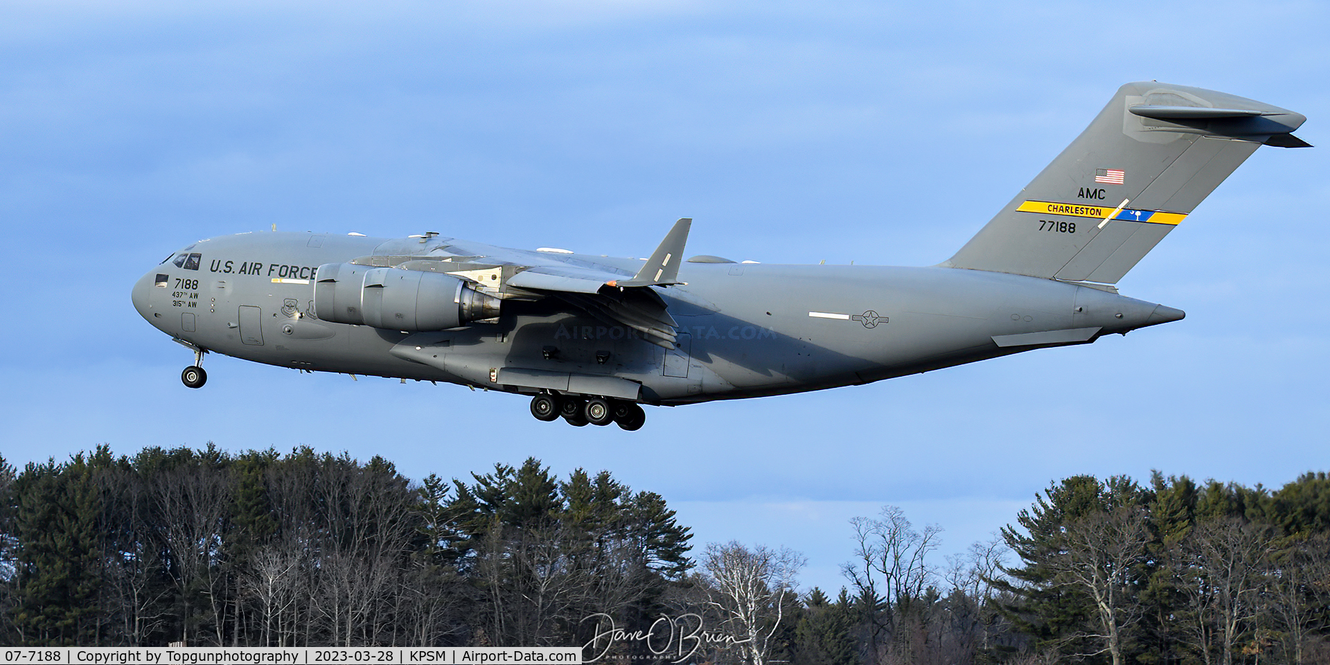 07-7188, 2007 Boeing C-17A Globemaster III C/N P-188, 437th AW dropping into Pease