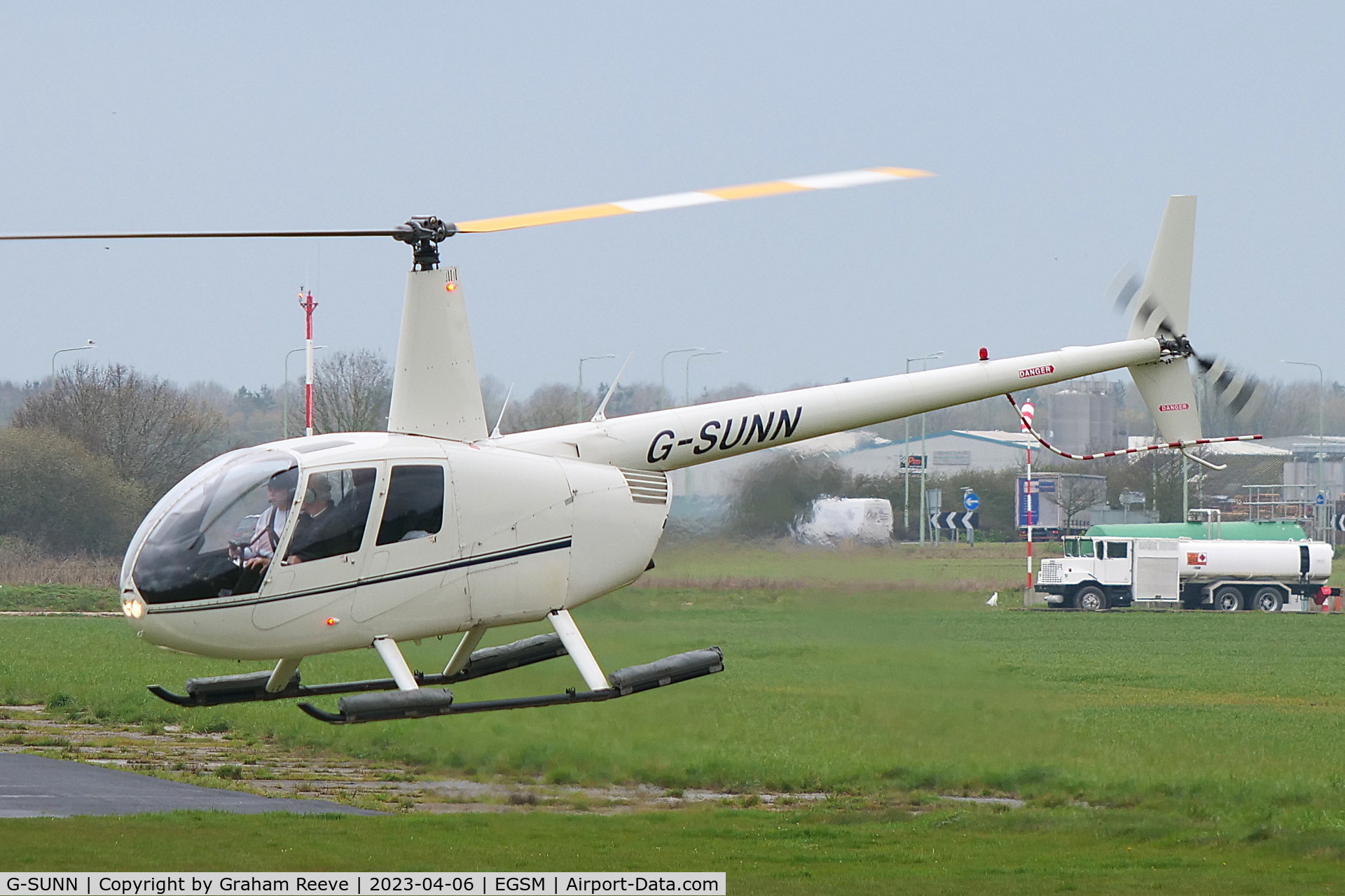 G-SUNN, 2004 Robinson R44 Clipper C/N 1367, Landing at Beccles.