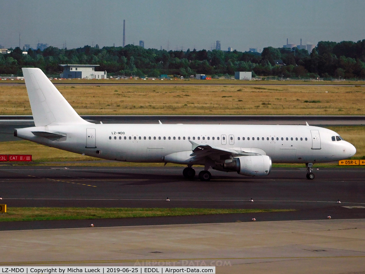 LZ-MDO, 1998 Airbus A320-214 C/N 0879, At Düsseldorf