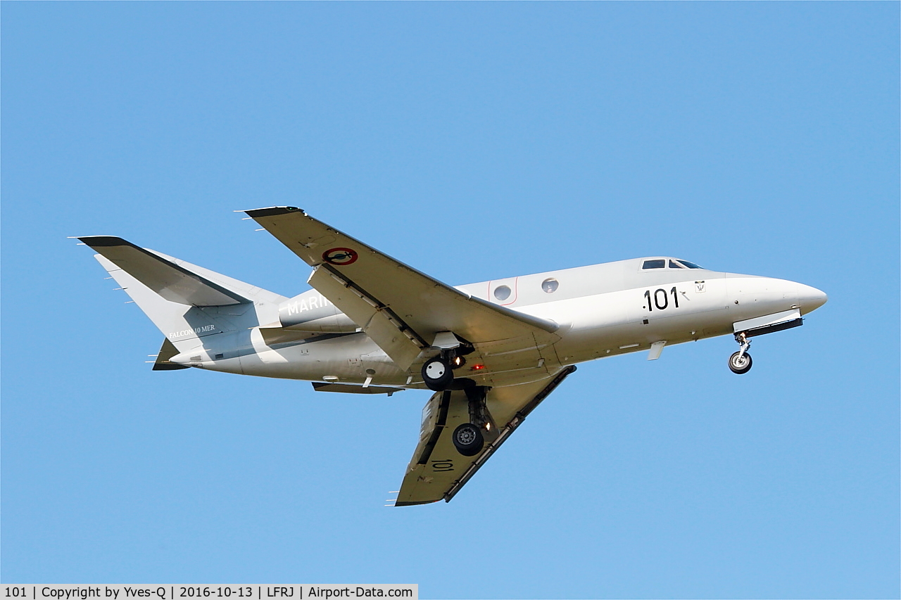 101, 1977 Dassault Falcon 10MER C/N 101, Dassault Falcon 10 MER On final rwy 08, Landivisiau naval air base (LFRJ-LDV)