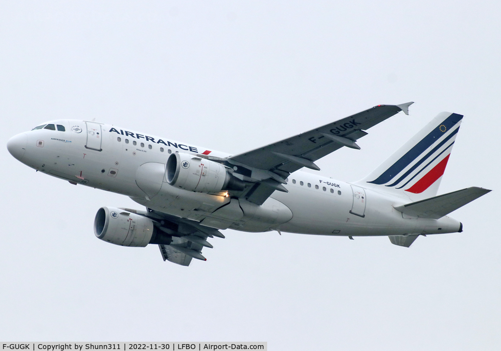 F-GUGK, 2005 Airbus A318-111 C/N 2601, Climbing after take off from rwy 14L... Modified new c/s...