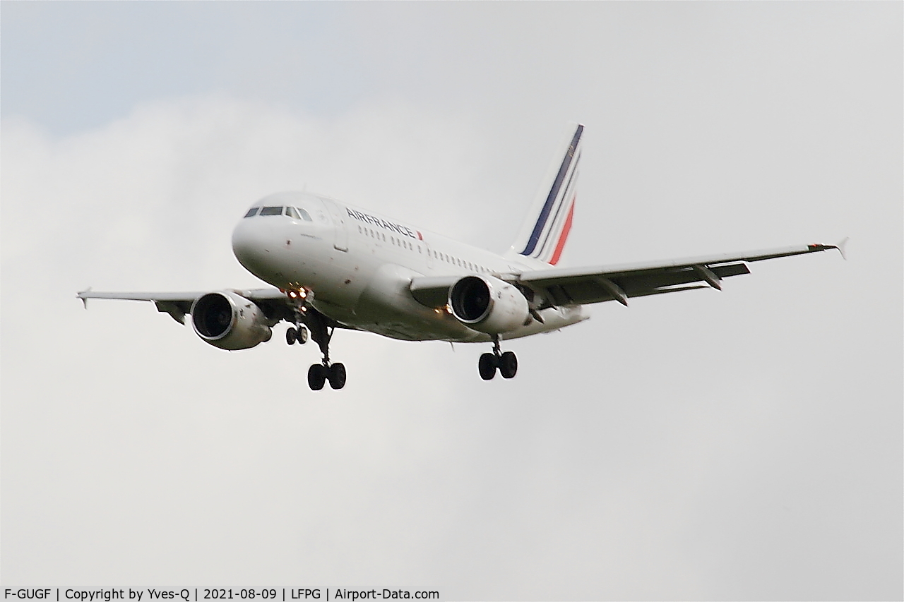 F-GUGF, 2004 Airbus A318-111 C/N 2109, Airbus A318-111, Short approach rwy 26L, Roissy Charles De Gaulle airport (LFPG-CDG)