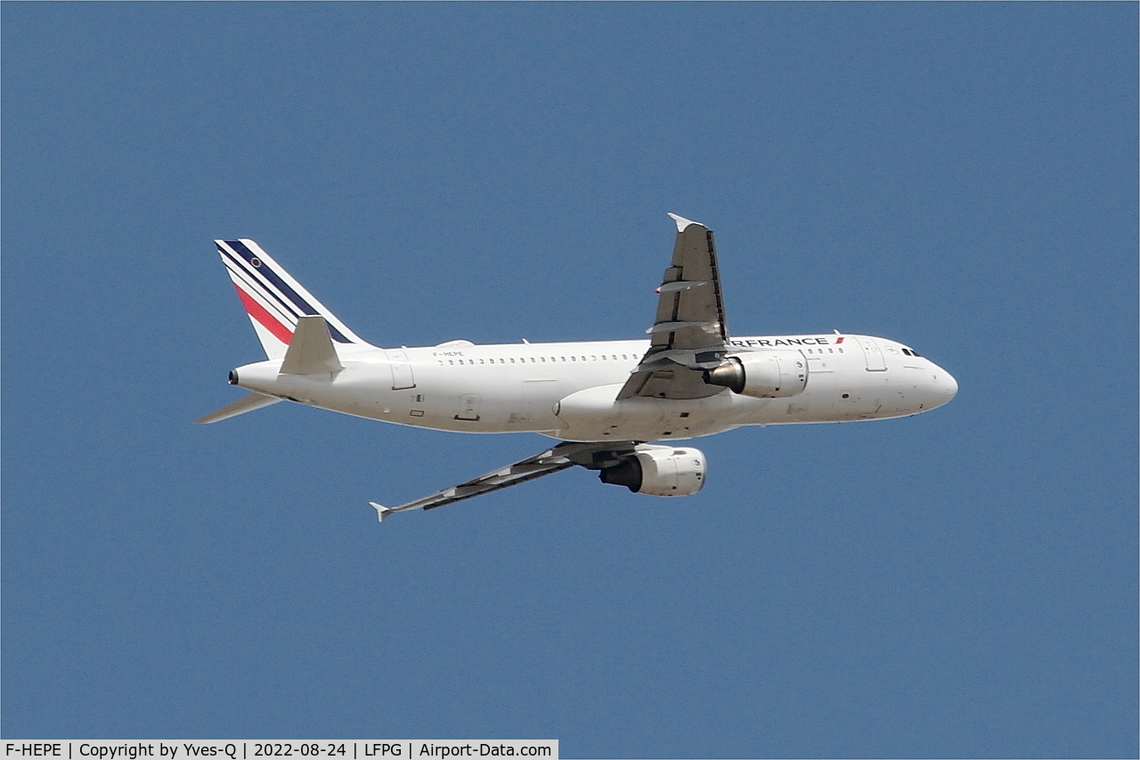 F-HEPE, 2010 Airbus A320-214 C/N 4298, Airbus A320-214, Climbing from rwy 06R, Roissy Charles De Gaulle airport (LFPG-CDG)