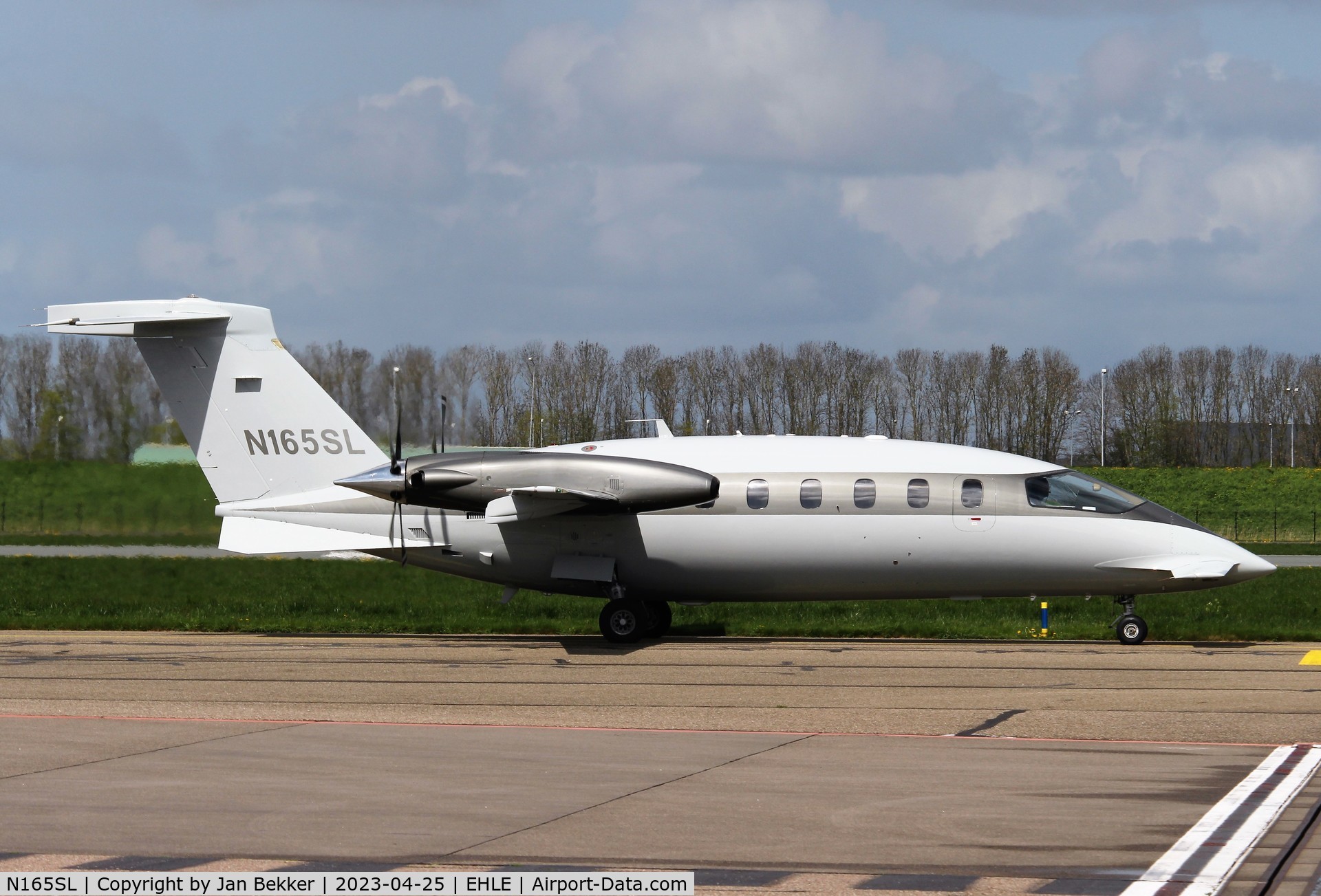 N165SL, 2007 Piaggio P-180 Avanti II C/N 1135, Lelystad Airport