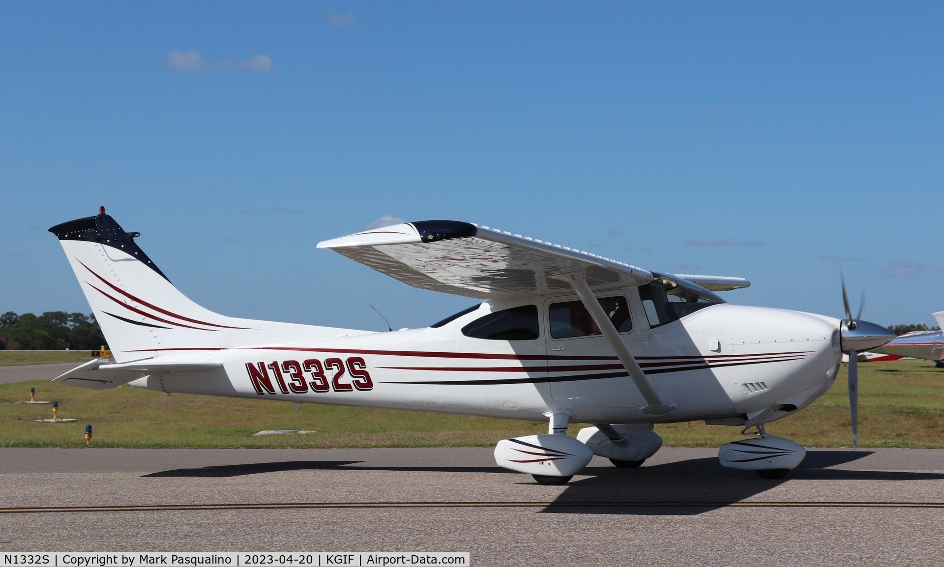 N1332S, 1976 Cessna 182P Skylane C/N 18264896, Cessna 182P