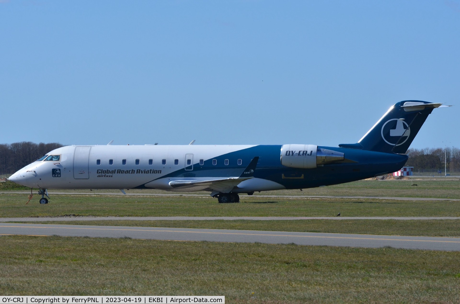 OY-CRJ, 2000 Canadair CRJ-200LR (CL-600-2B19) C/N 7384, GRA CL200