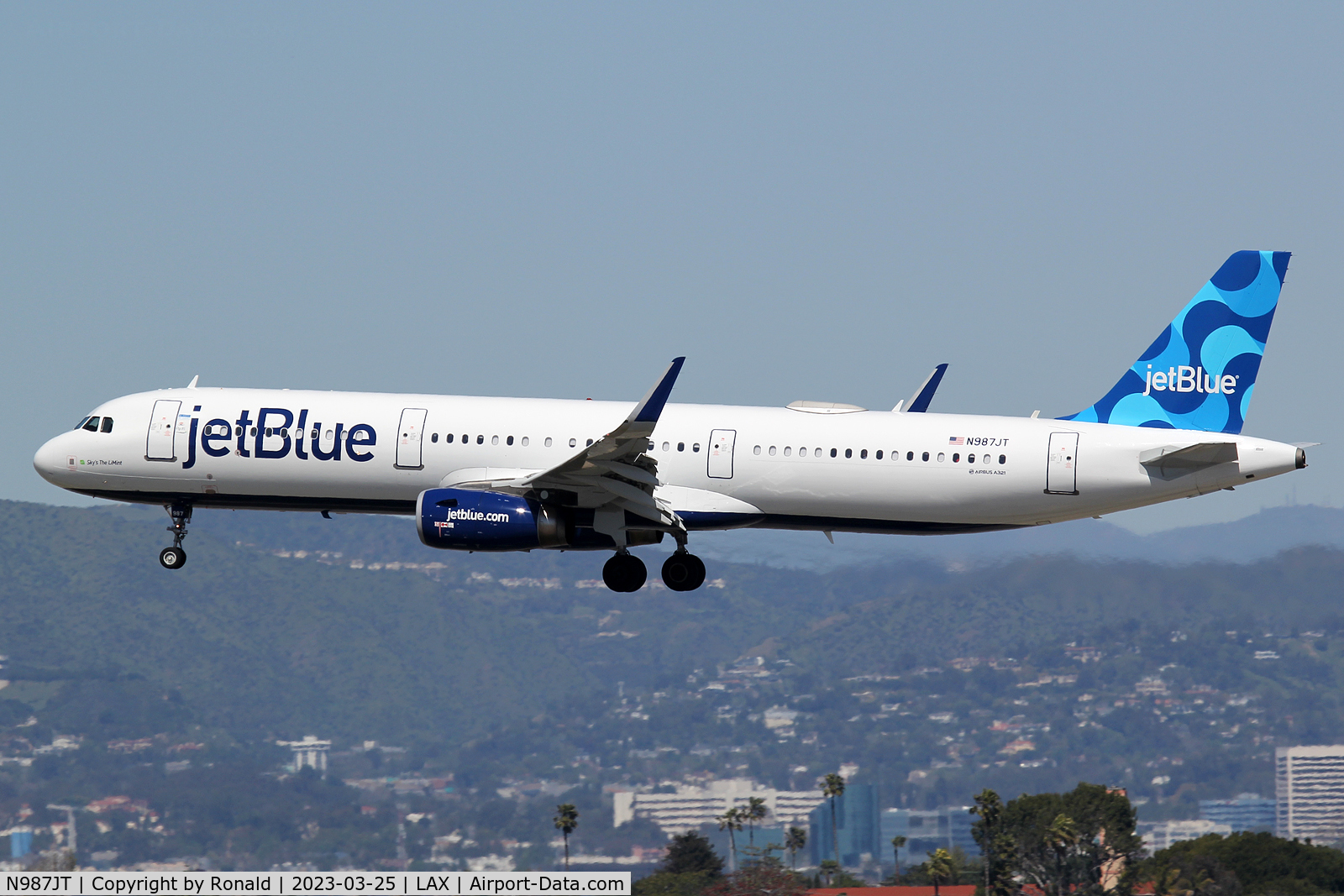 N987JT, 2017 Airbus A321-231 C/N 7855, at lax