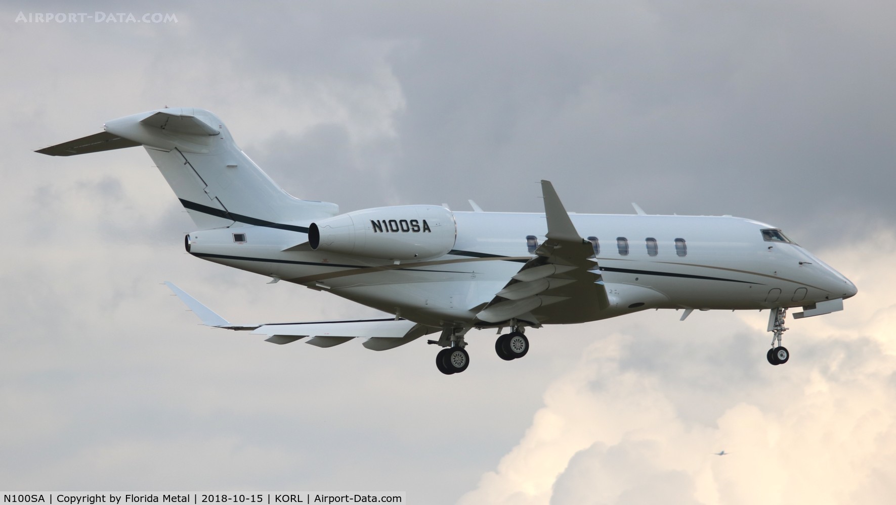 N100SA, 2015 Bombardier Challenger 350 (BD-100-1A10) C/N 20559, Challenger 350 zx