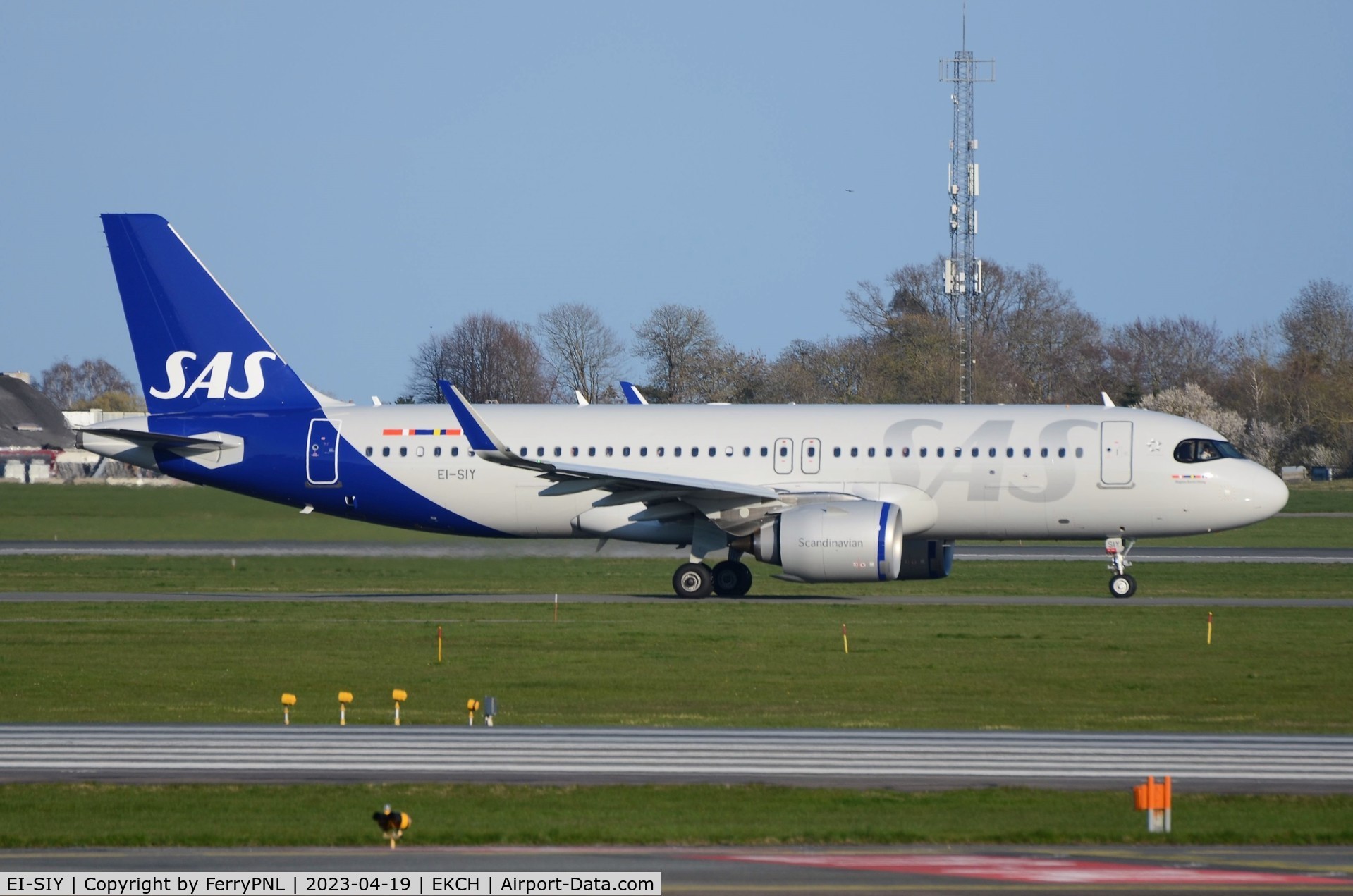 EI-SIY, 2023 Airbus A320-251N C/N 11319, SAS A320 Neo taxying for departure