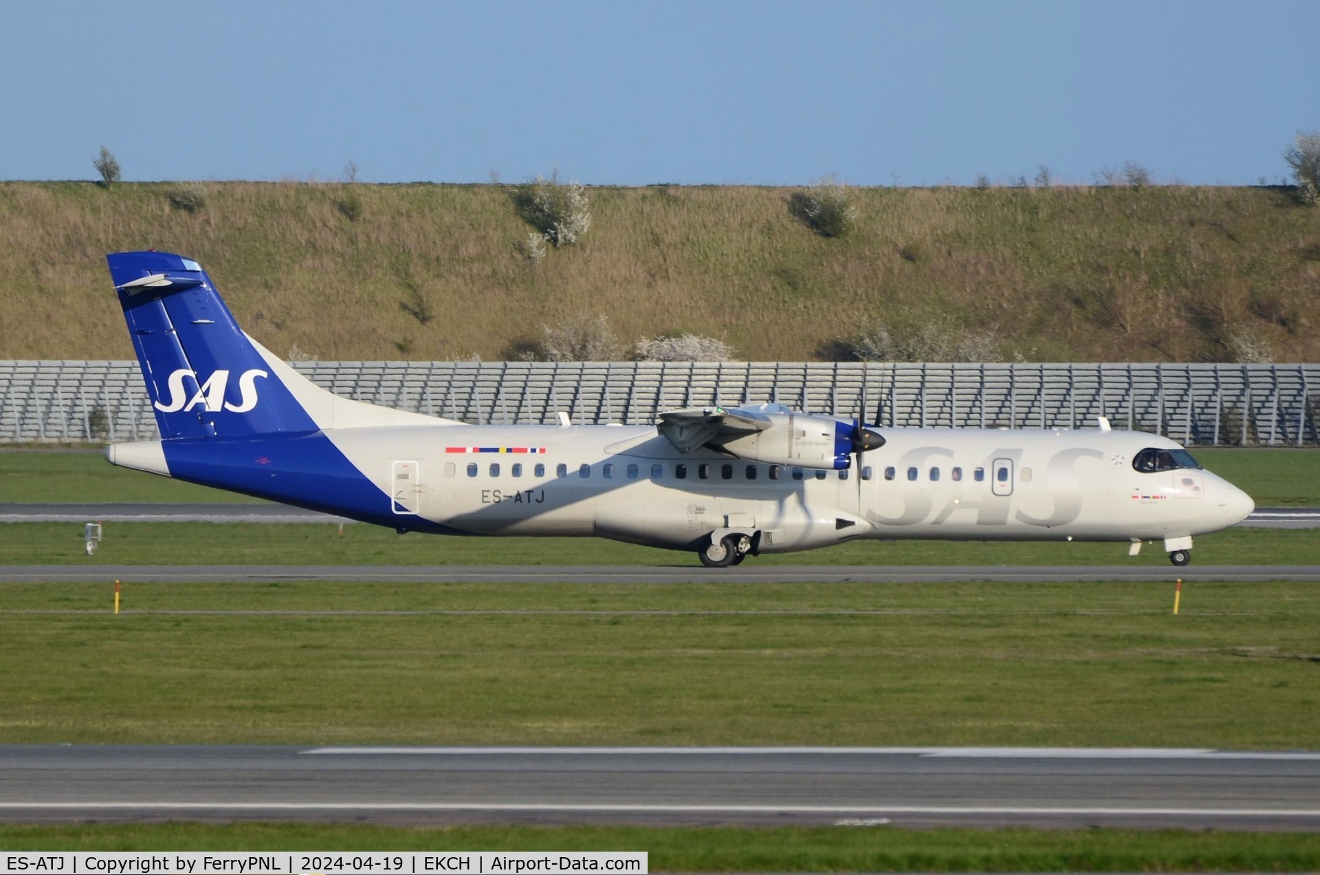 ES-ATJ, 2012 ATR 72-600 (72-212A) C/N 1056, SAS ATR72 operated by Xfly
