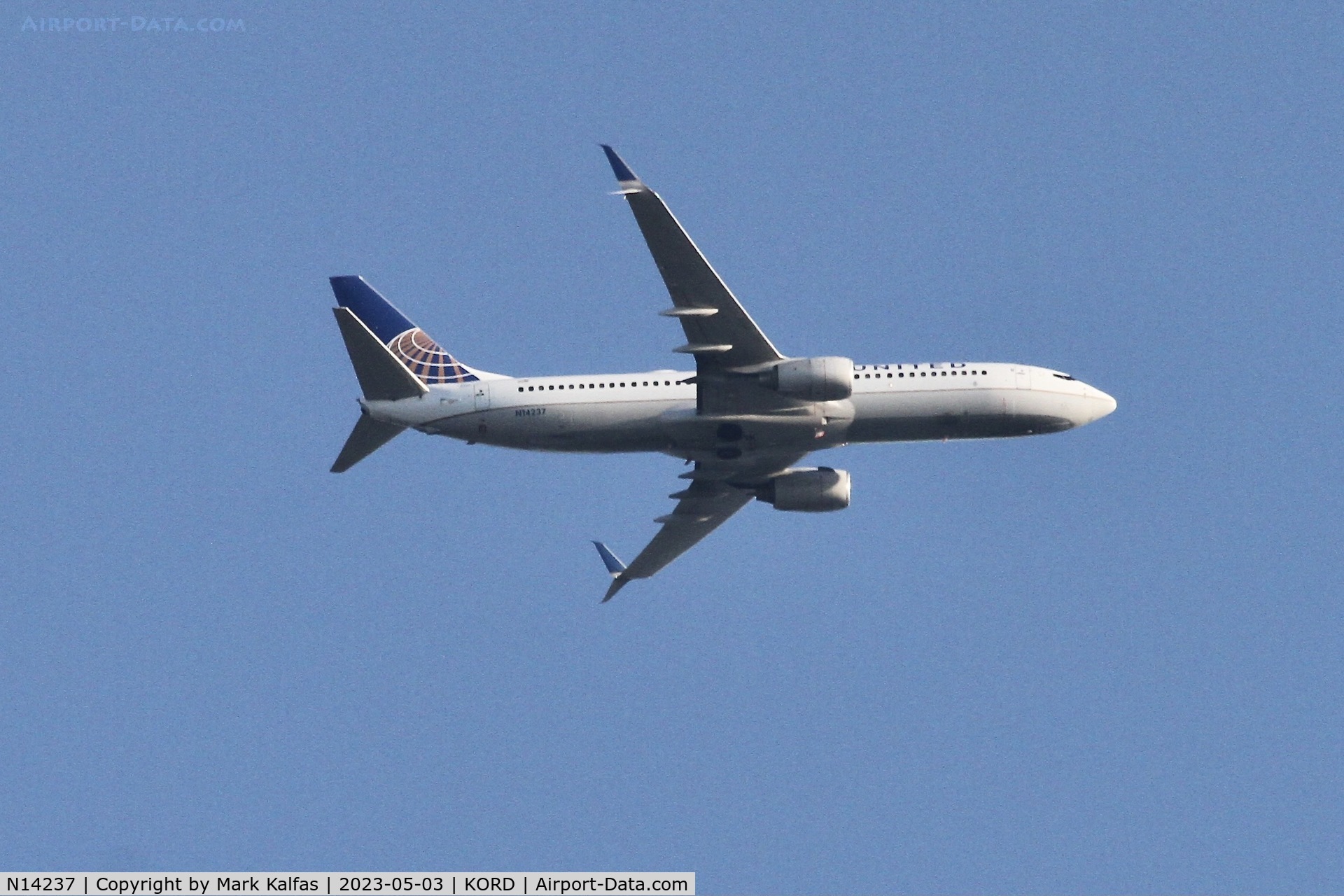 N14237, 1999 Boeing 737-824 C/N 28802, United Airlines Boeing 737-824, N14237 arriving at ORD from MIA