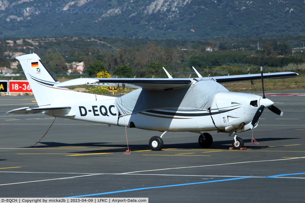 D-EQCH, Cessna P210N Pressurised Centurion Pressurised Centurion C/N P210-00704, Parked