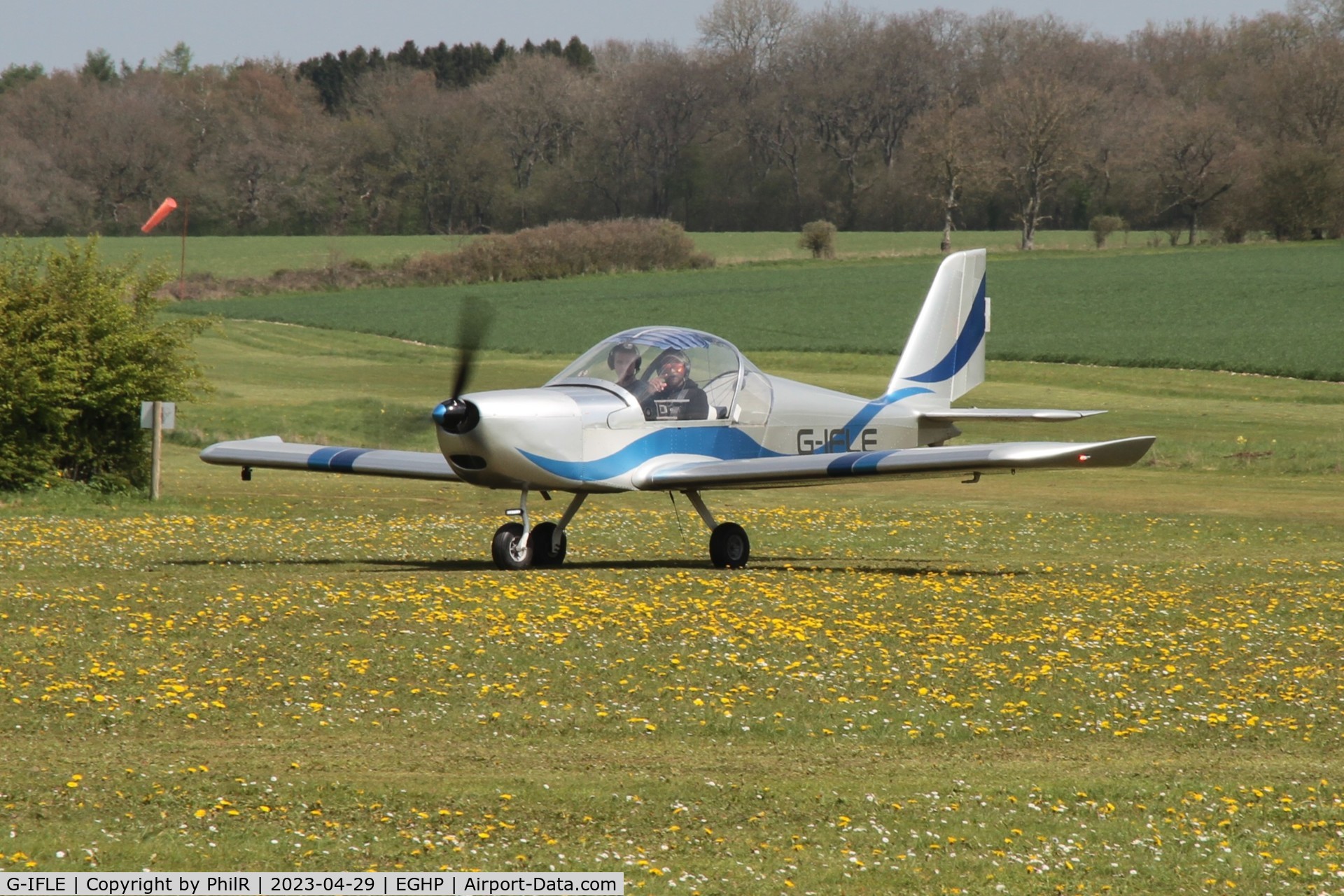 G-IFLE, 2004 Cosmik EV-97 TeamEurostar UK C/N 2113, G-IFLE 2004 Cosmik Aviation Ltd EV-97 Teameurostar UK Popham 29.04.23