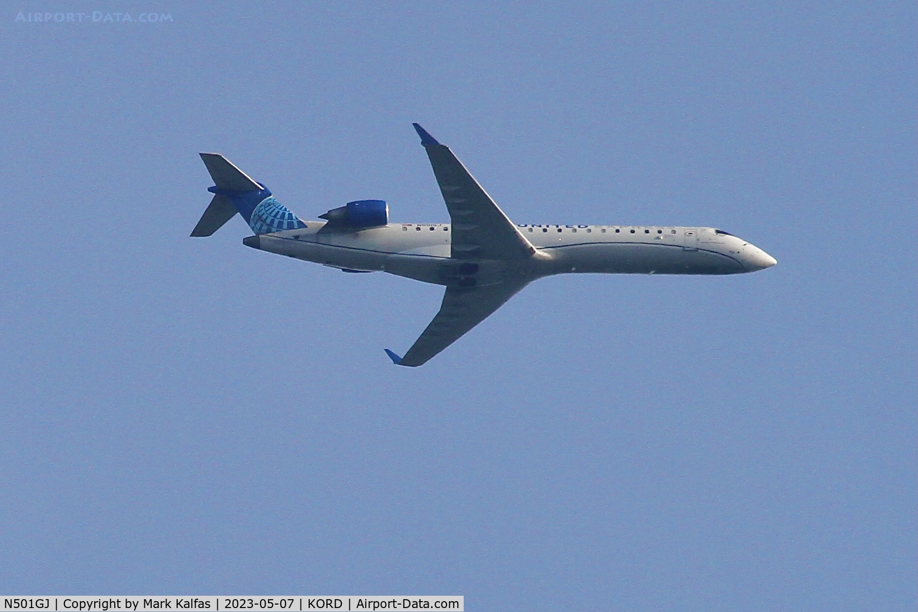 N501GJ, 2001 Bombardier CRJ-550 (CL-600-2C11) C/N 10005, GoJet/United Express N501GJ CRJ7/CRJ550, operating as GJS4423 from DCA to ORD, on approach to O'Hare.
