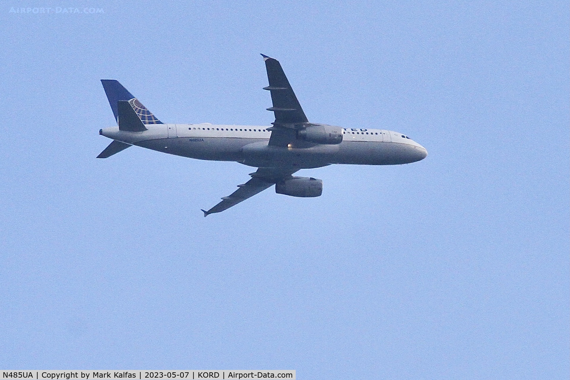 N485UA, 2001 Airbus A320-232 C/N 1617, United Airlines A320 N485UA, operating as UA2422 from NAS to ORD, on approach to ORD