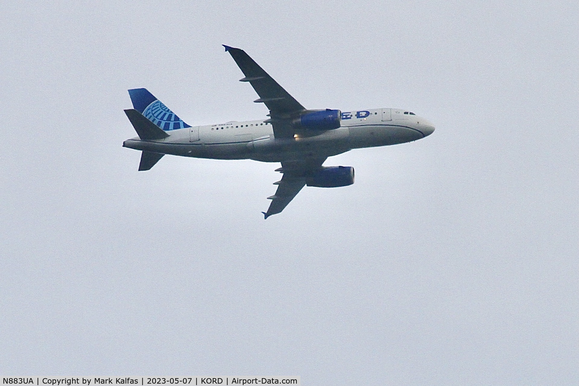 N883UA, 2005 Airbus A319-132 C/N 2574, United Airlines A319 N883UA operating as UA2227 from  RDU to ORD on approach to O'Hare