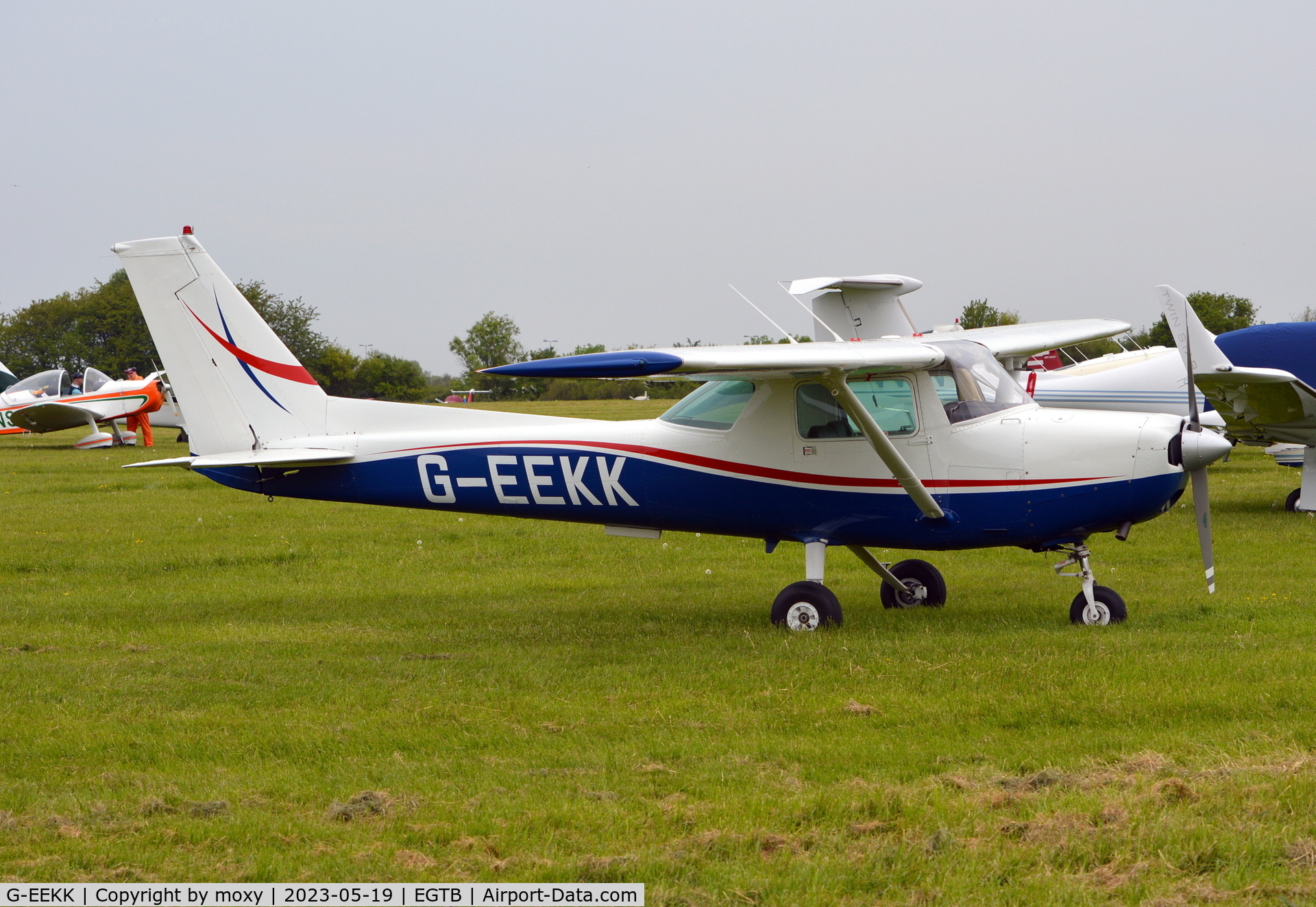 G-EEKK, 1982 Cessna 152 C/N 152-85621, Cessna 152 at Wycombe Air Park. Ex EI-CRU. Updated colour scheme.