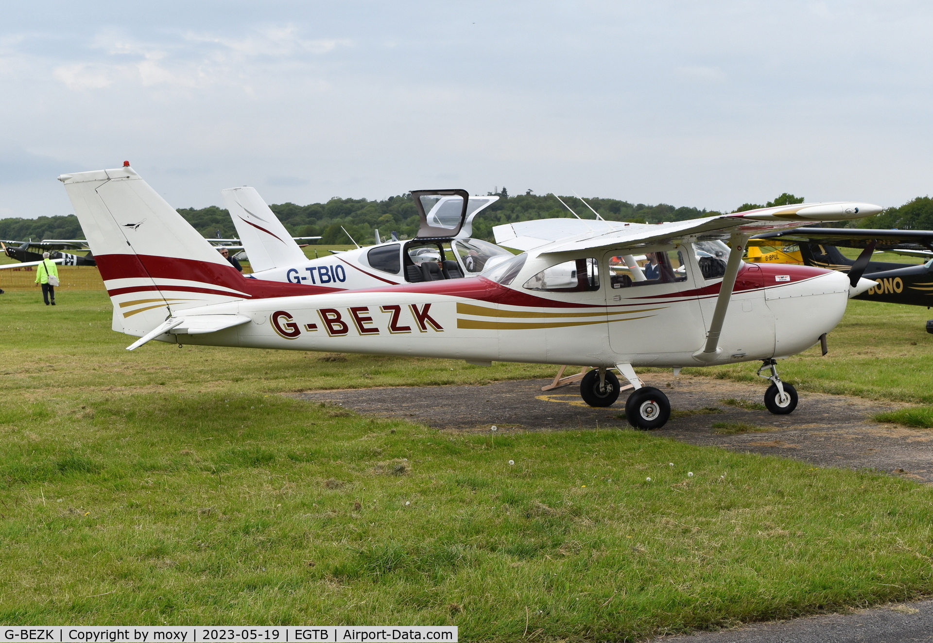 G-BEZK, 1967 Reims F172H Skyhawk C/N 0462, Reims Cessna F172H at Wycombe Air Park, Ex D-EBUD