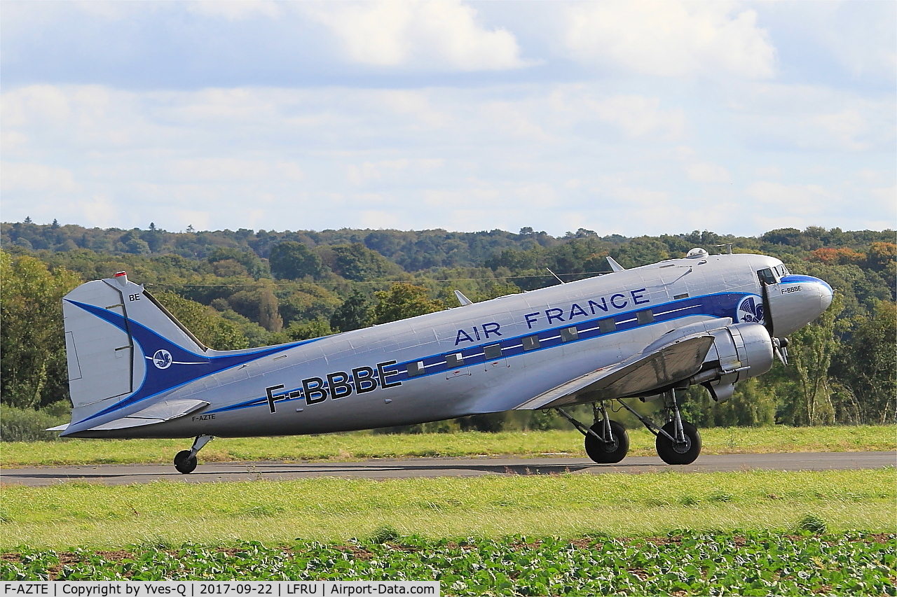 F-AZTE, 1943 Douglas C-47A-1-DL  Skytrain C/N 9172, Douglas C-47A Skytrain, Taxiing rwy 23, Morlaix-Ploujean airport (LFRU-MXN) Air show 2017