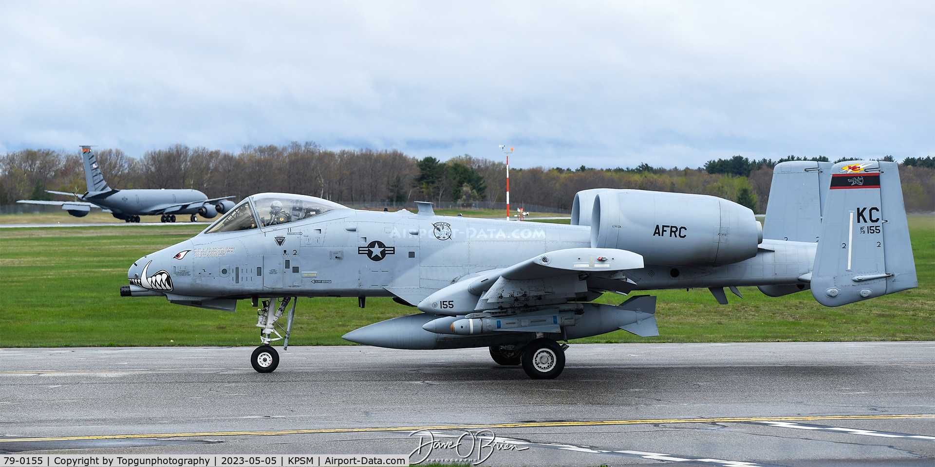 79-0155, 1979 Fairchild Republic A-10C Thunderbolt II C/N A10-0419, TREND14 taxiing as ROMA62 takes off