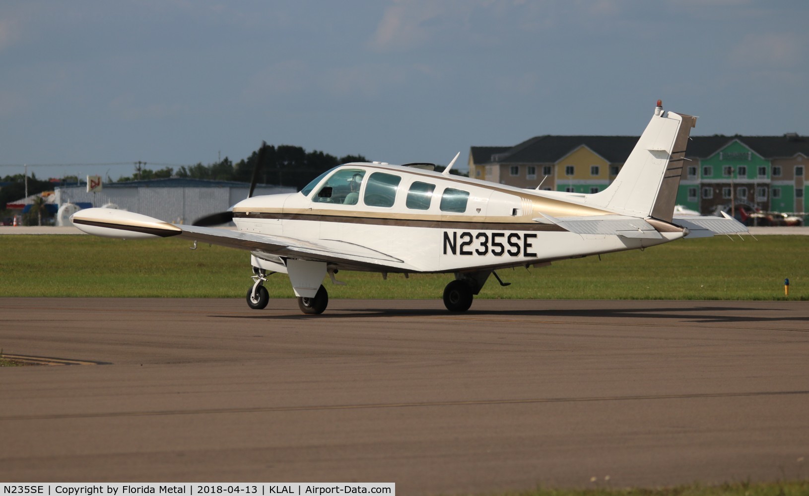 N235SE, 1981 Beech A36 Bonanza 36 C/N E-1953, Bonanza 36 zx