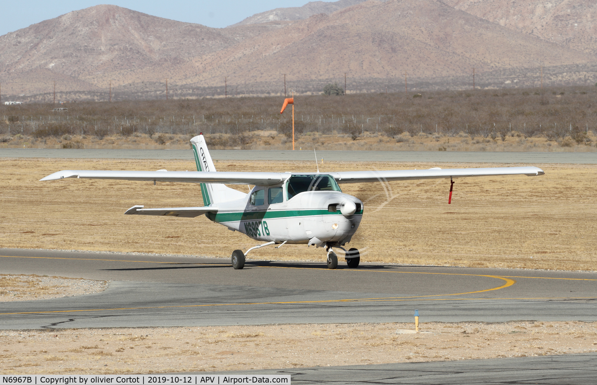 N6967B, 1978 Cessna 210M Centurion C/N 21062857, Apple Valley airshow 2019