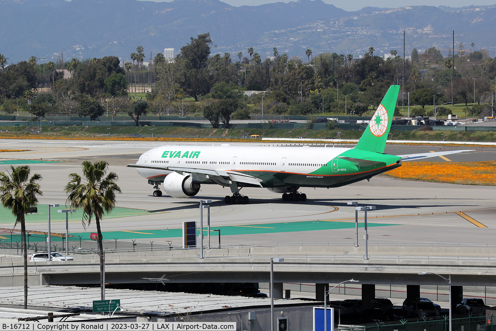 B-16712, 2008 Boeing 777-35E/ER C/N 33755, at lax