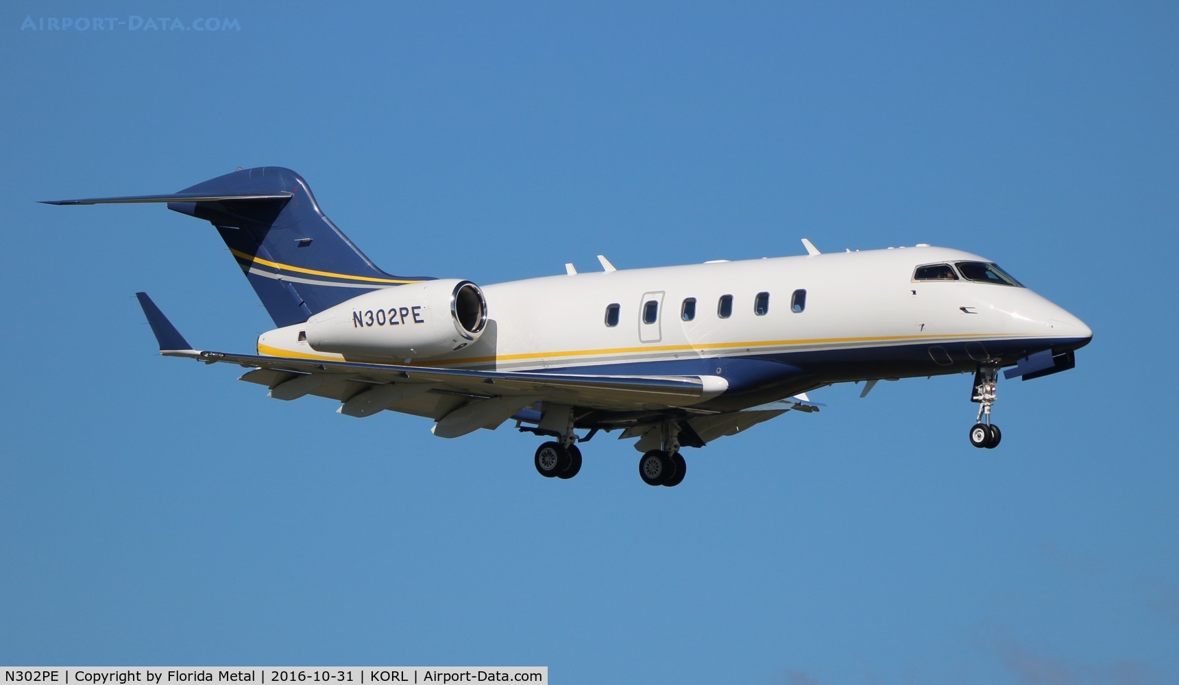 N302PE, 2007 Bombardier Challenger 300 (BD-100-1A10) C/N 20144, Challenger 300 zx