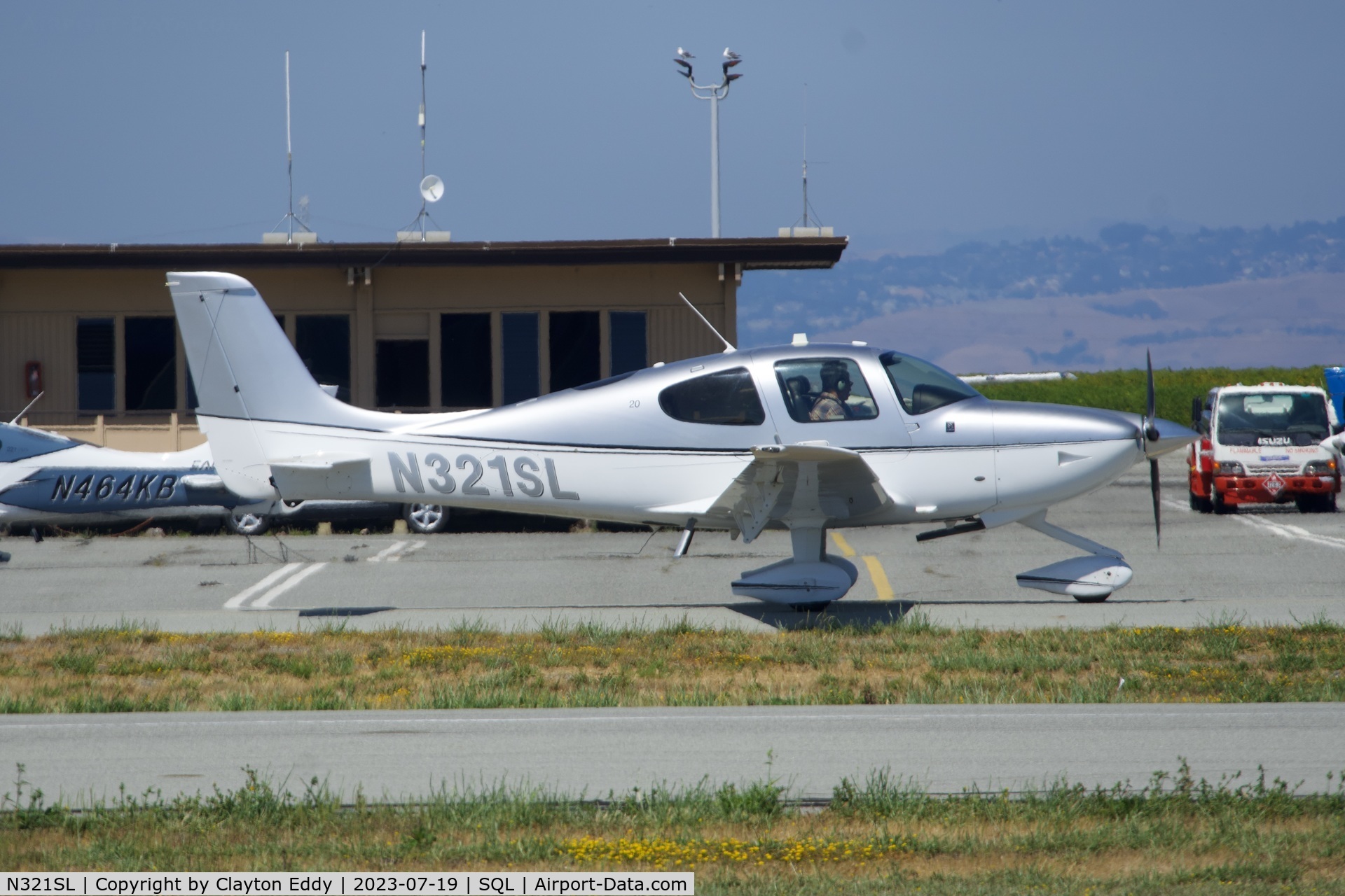 N321SL, 2016 Cirrus SR20 C/N 2325, San Carlos Airport in California 2023.