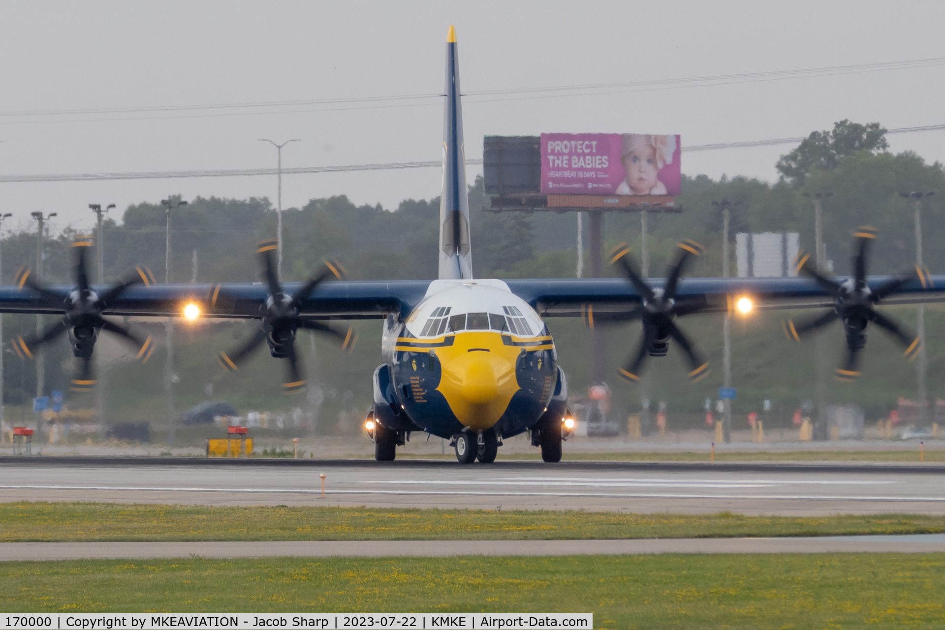 170000, 1999 Lockheed Martin C-130J Hercules C.5 C/N 382-5483, Fat Albert turning onto 7R at MKE before departing for the MKE Airshow!