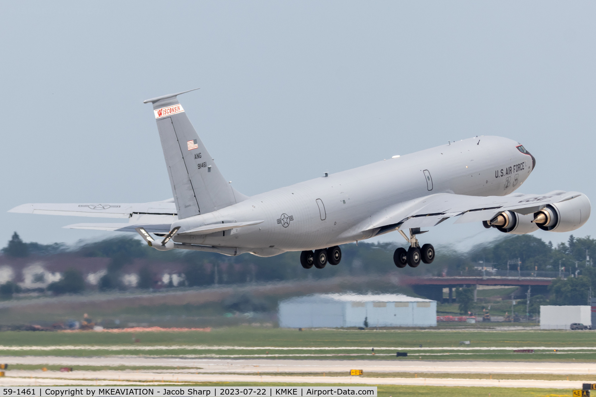59-1461, 1959 Boeing KC-135R Stratotanker C/N 17949, KC135 taking off out of MKE for the Airshow!