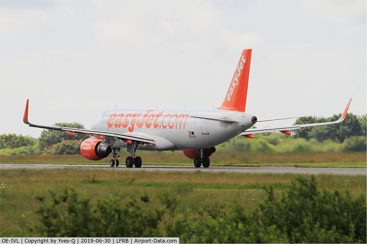 OE-IVL, 2014 Airbus A320-214 C/N 6188, Airbus A320-214, Taxiing rwy 07R, Brest-Bretagne airport (LFRB-BES)