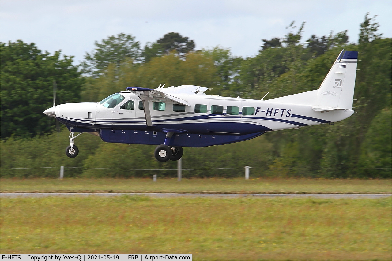 F-HFTS, 2016 Cessna 208B Grand Caravan C/N 208B5265, Textron Aviation Inc. Grand Caravan 208B, Landing rwy 25L, Brest-Bretagne airport (LFRB-BES)