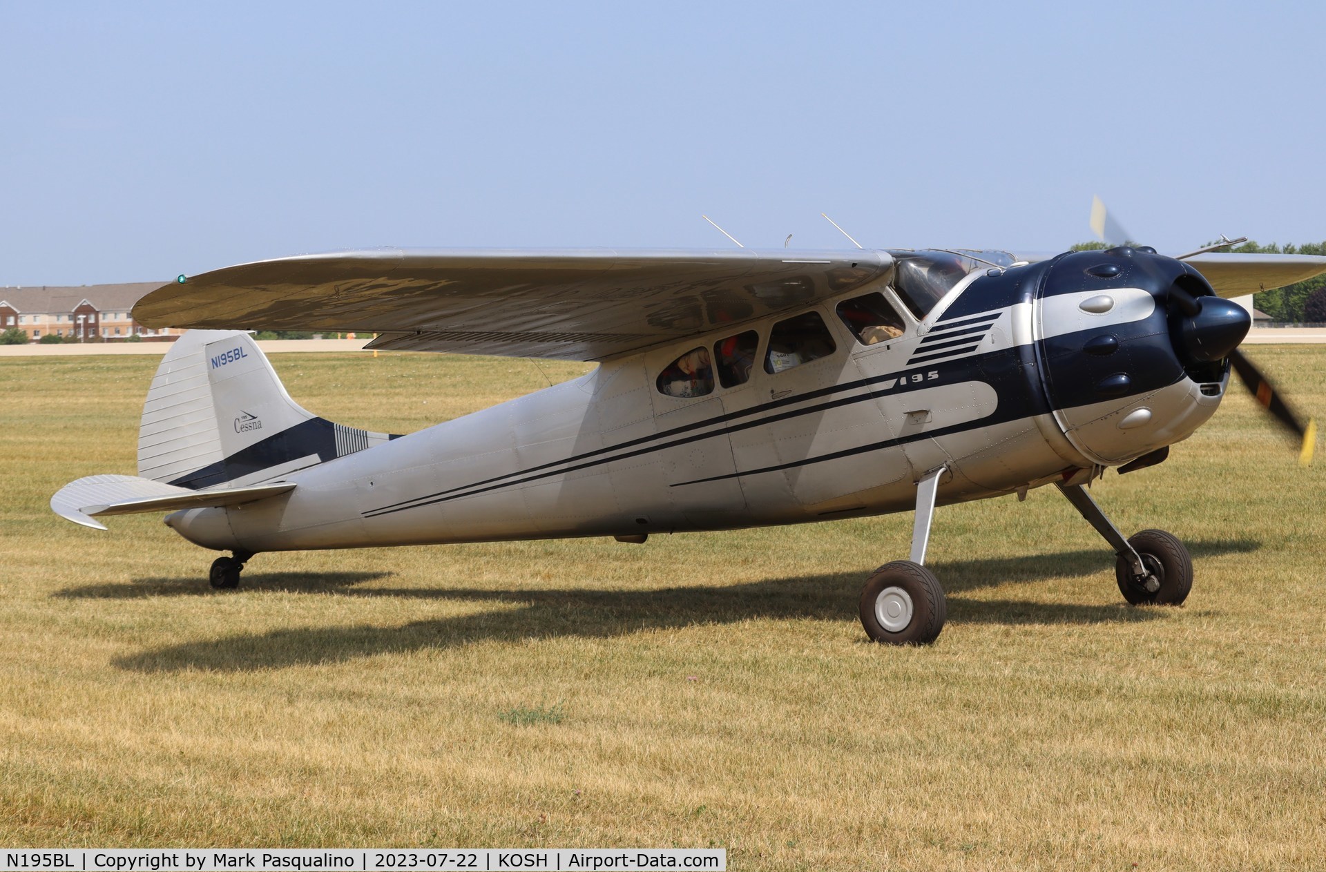 N195BL, 1952 Cessna 195 C/N 7872, Cessna 195