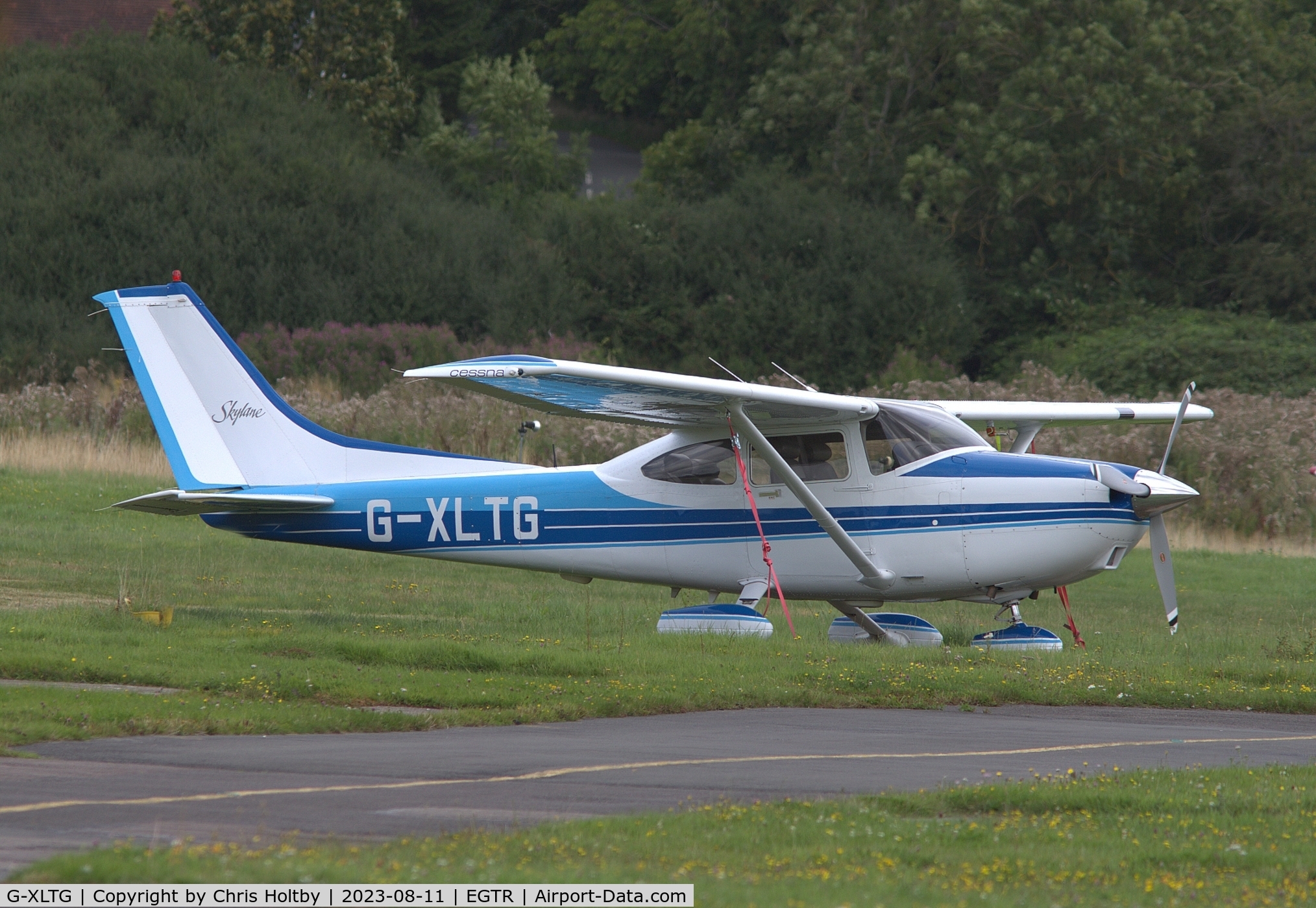 G-XLTG, 1998 Cessna 182S Skylane C/N 182-80234, Parked at Elstree Aerodrome. Herts.