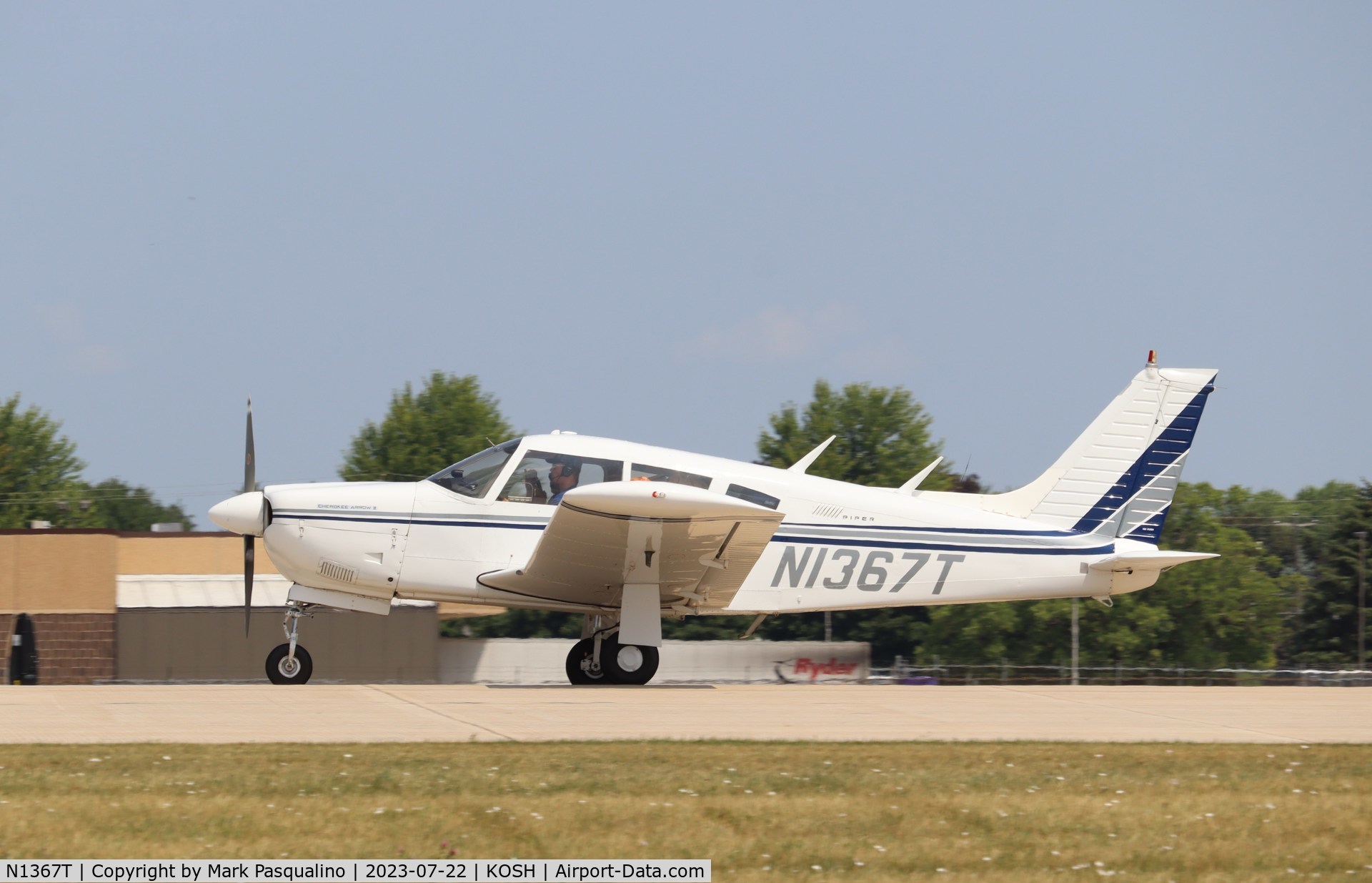 N1367T, 1972 Piper PA-28R-200 C/N 28R-7235271, Piper PA-28R-200