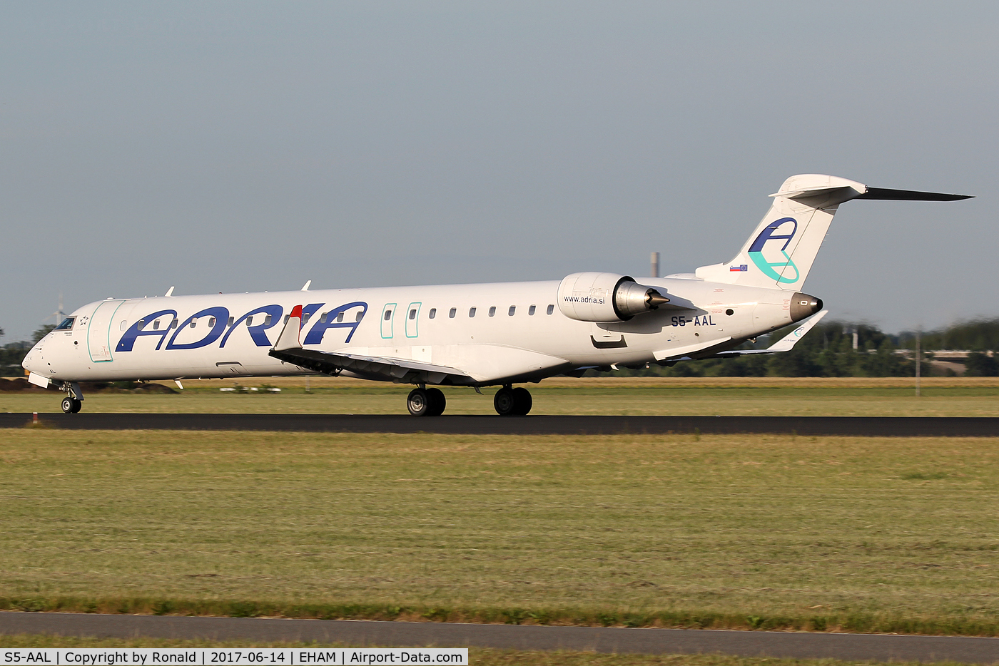 S5-AAL, 2007 Bombardier CRJ-900LR (CL-600-2D24) C/N 15129, at spl