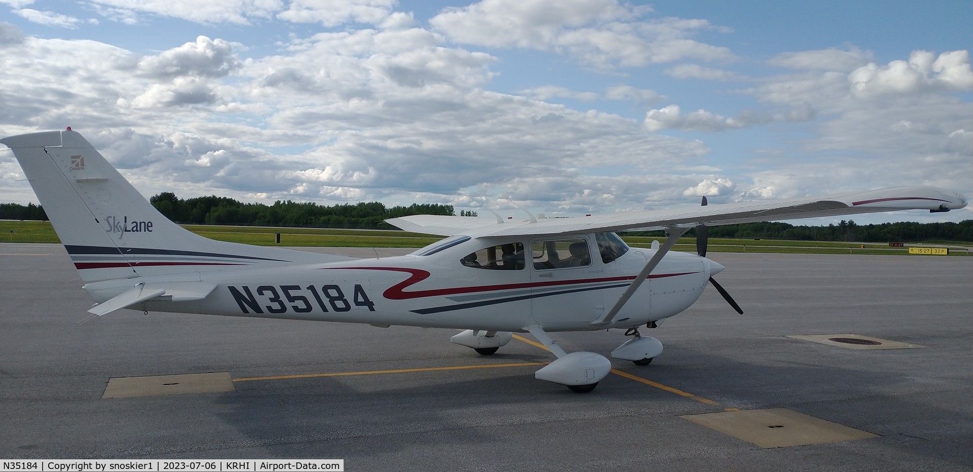 N35184, 2001 Cessna 182T Skylane C/N 18281002, Flying Hamburger Social
