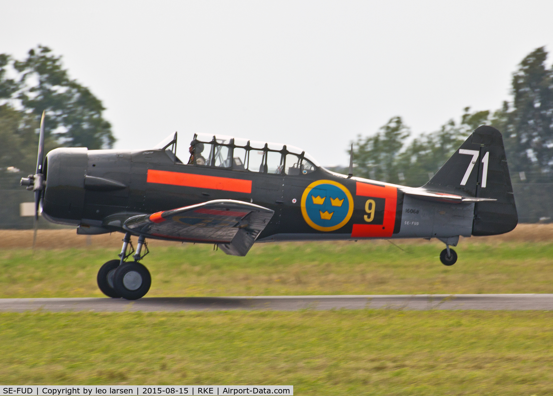 SE-FUD, 1942 Noorduyn AT-16 Harvard IIB C/N 14-486, Roskilde Air Show 15.8.2015