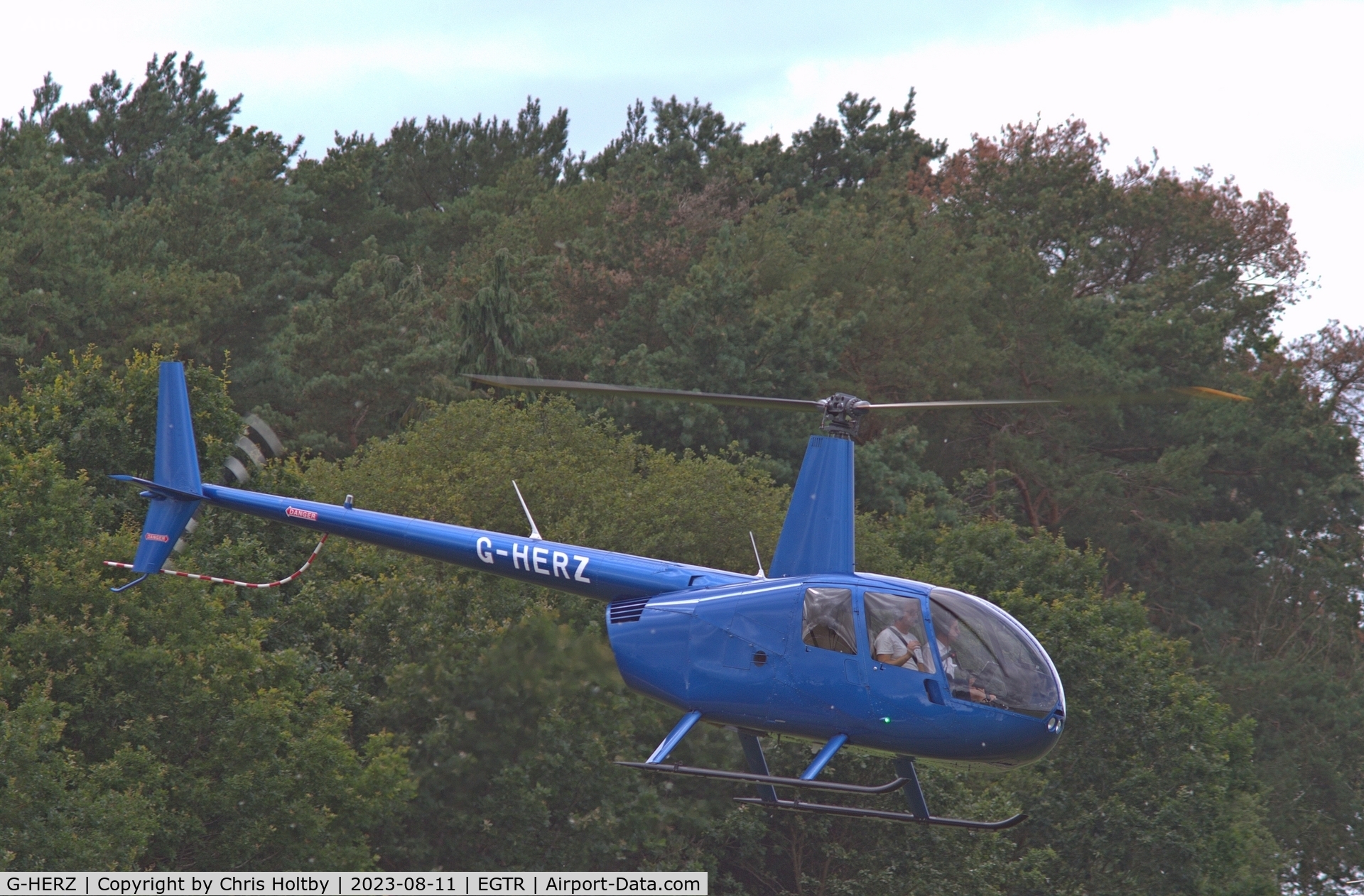 G-HERZ, 1997 Robinson R44 Astro C/N 0381, Landing at Elstree