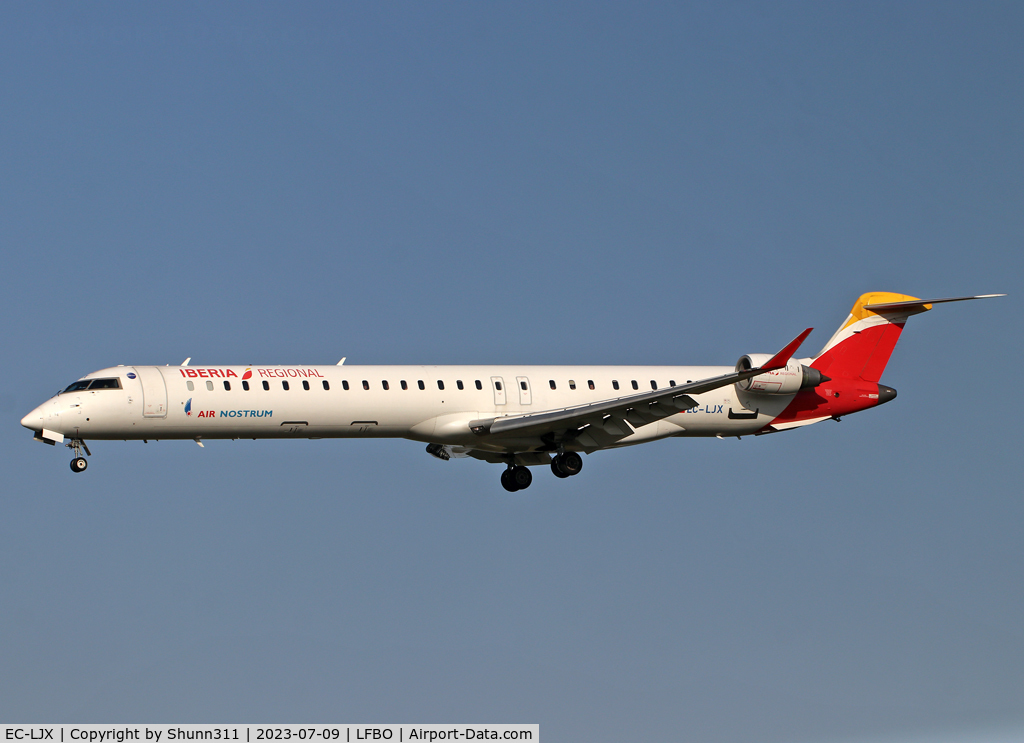 EC-LJX, 2010 Bombardier CRJ-1000ER NG (CL-600-2E25) C/N 19008, Landing rwy 14R in new Iberia c/s