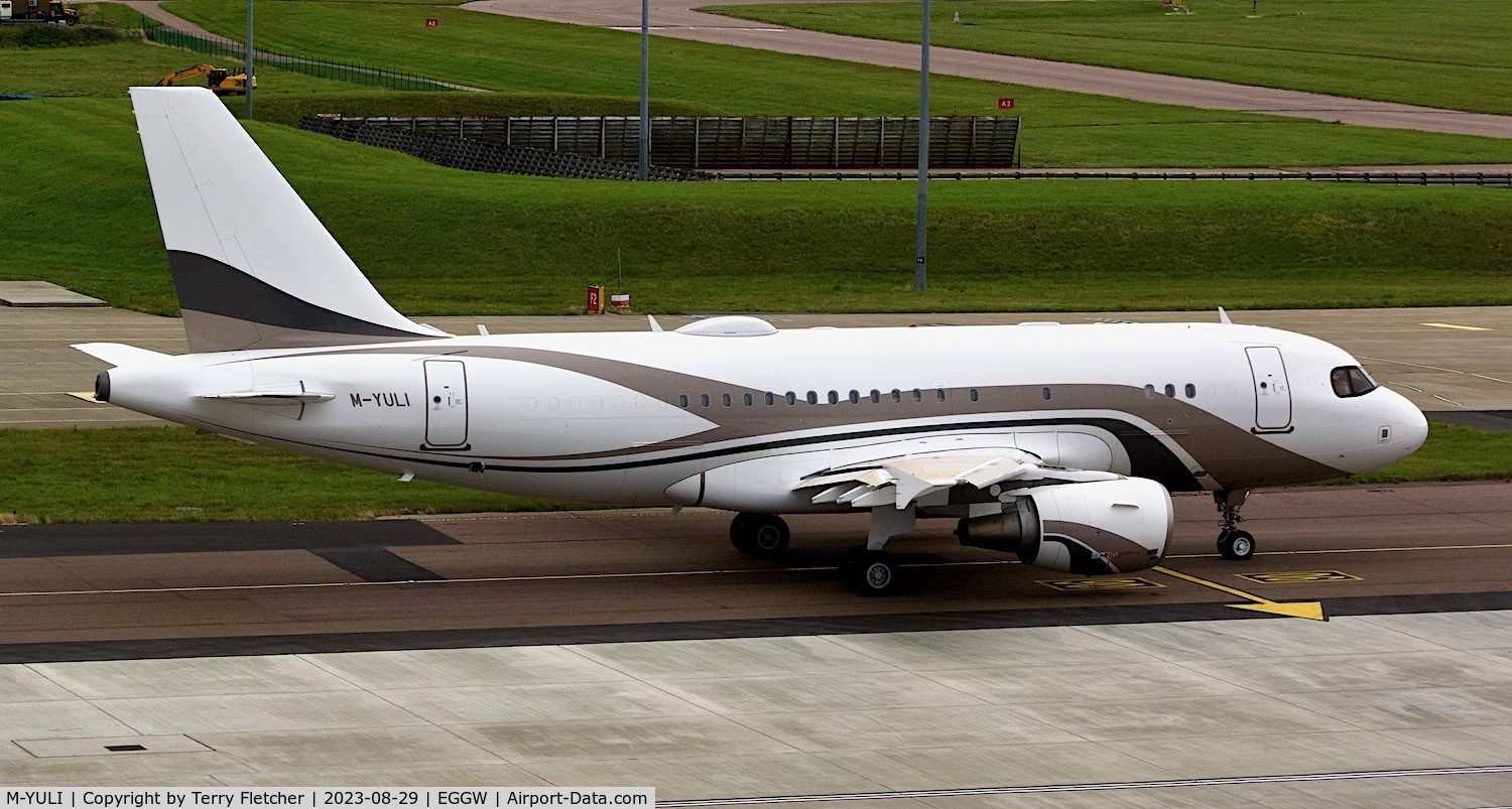 M-YULI, 2012 Airbus ACJ319 (A319-115/CJ) C/N 5040, At Luton Airport