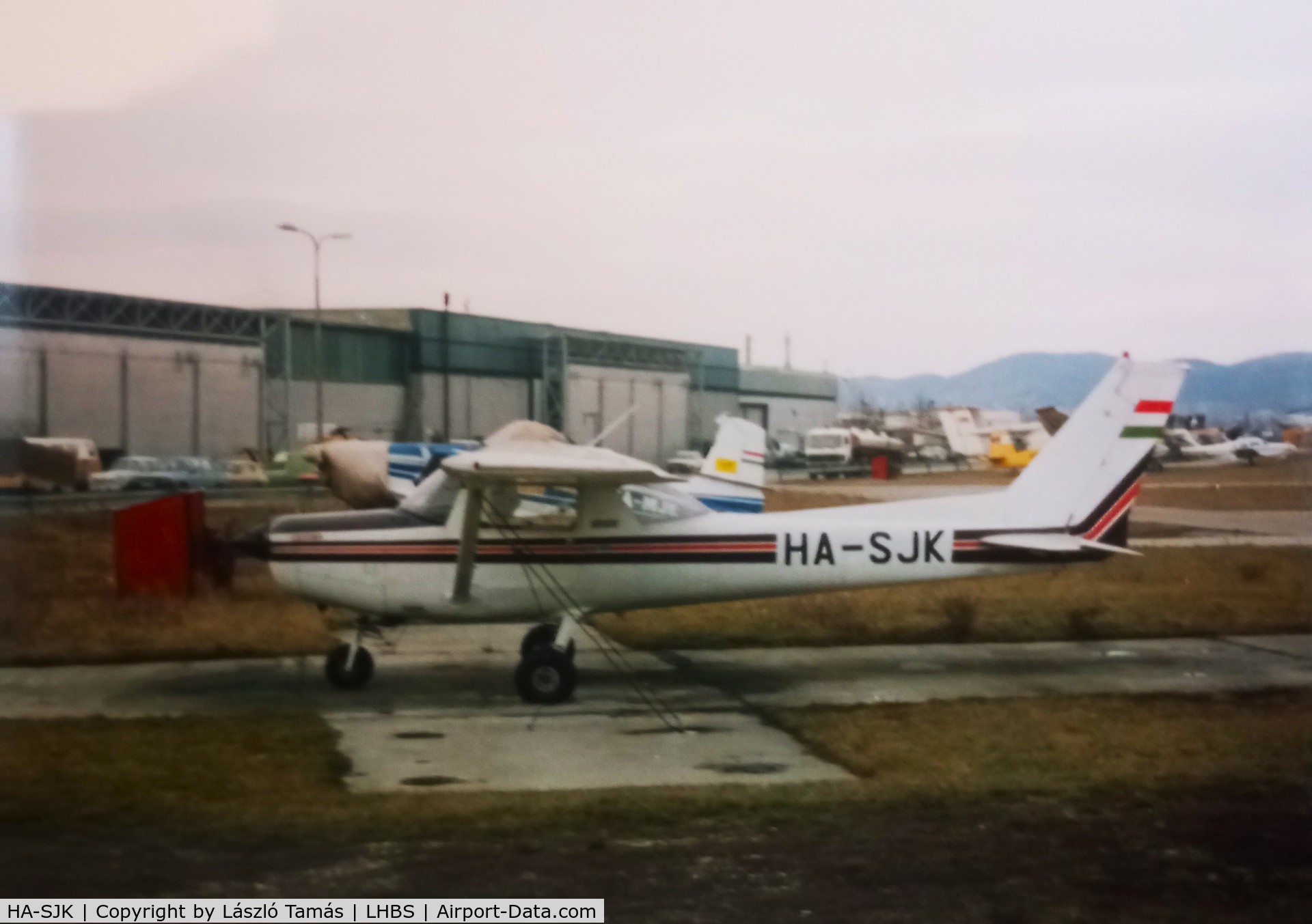 HA-SJK, 1981 Cessna 152 C/N 15284860, Cessna 152, Budaörs (mid. 1990-s)