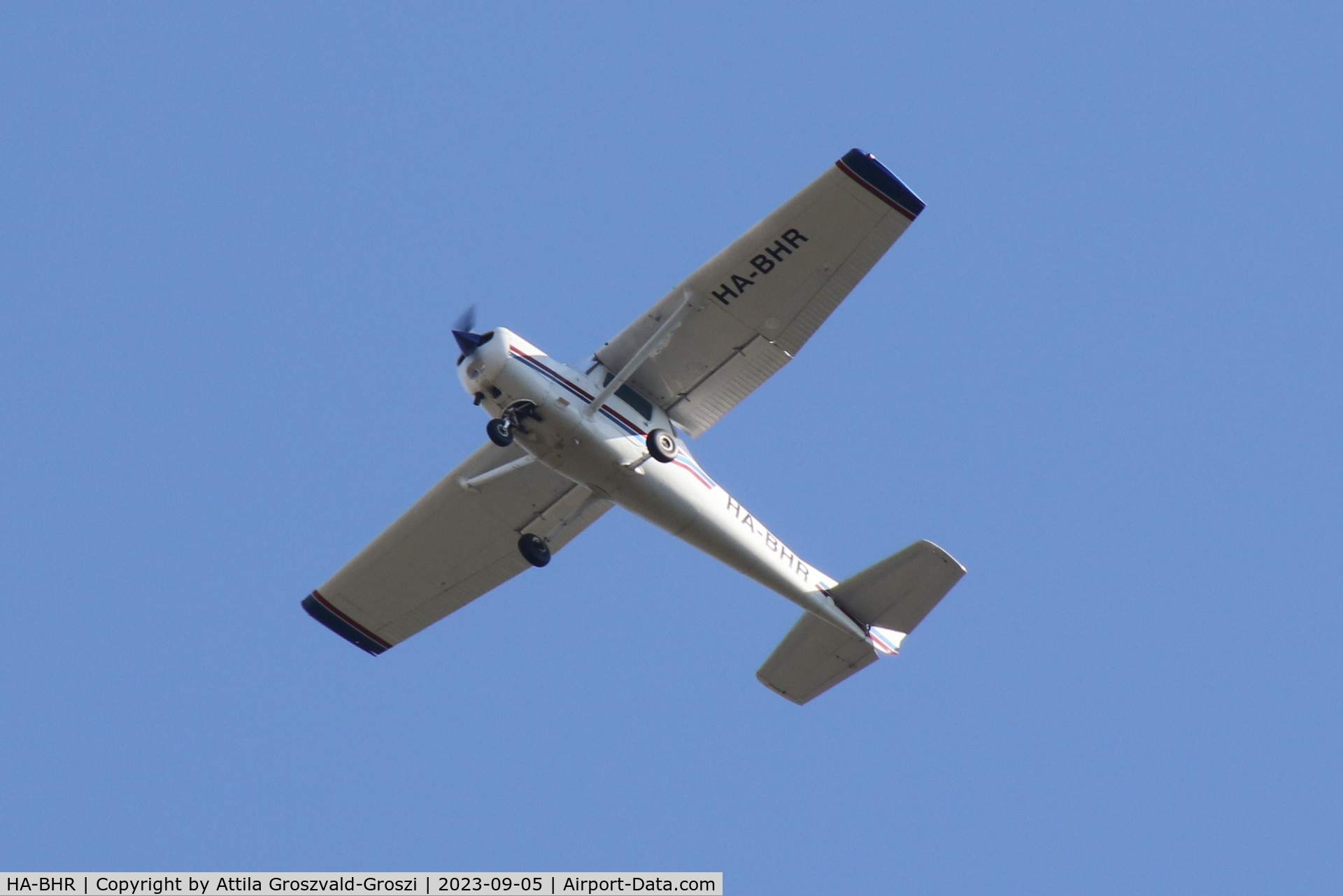 HA-BHR, 1978 Cessna 152 C/N 152-81906, in the airspace of Veszprém city, Hungary
