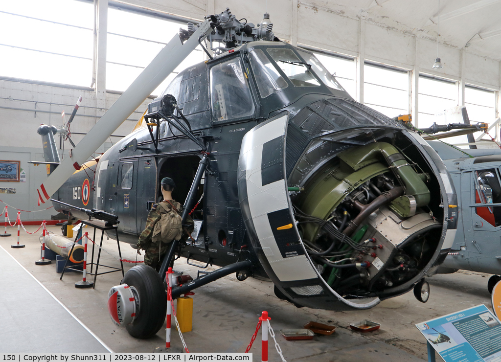 150, Sikorsky HSS-1 Seabat C/N SA150, Completly restored and diplayed inside ANAMAN - Rochefort French Navy Museum