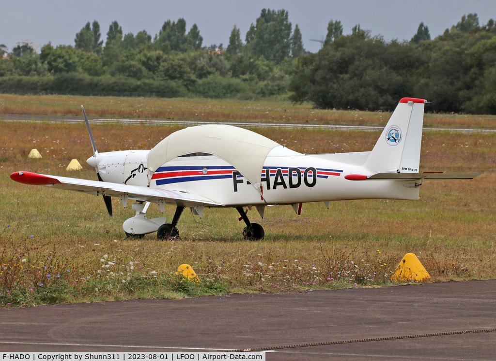 F-HADO, Issoire APM 30 Lion C/N 25, Parked in the grass...